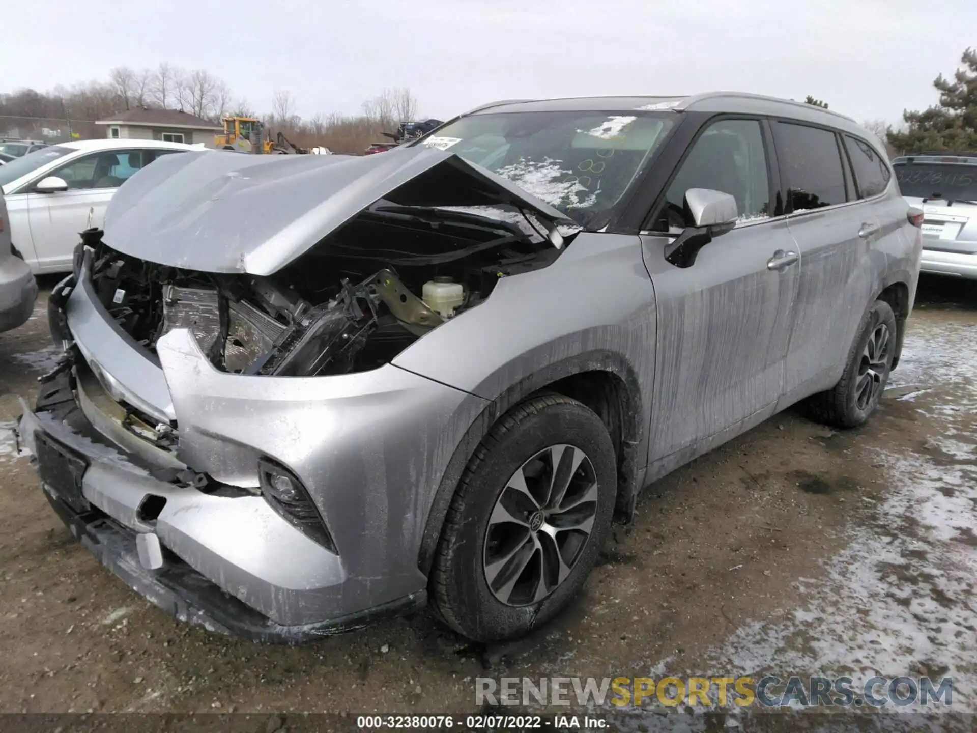 2 Photograph of a damaged car 5TDHZRBH9NS167462 TOYOTA HIGHLANDER 2022