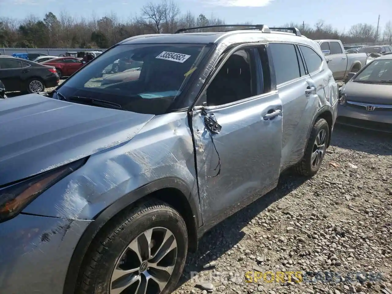 9 Photograph of a damaged car 5TDHZRBH9NS183452 TOYOTA HIGHLANDER 2022