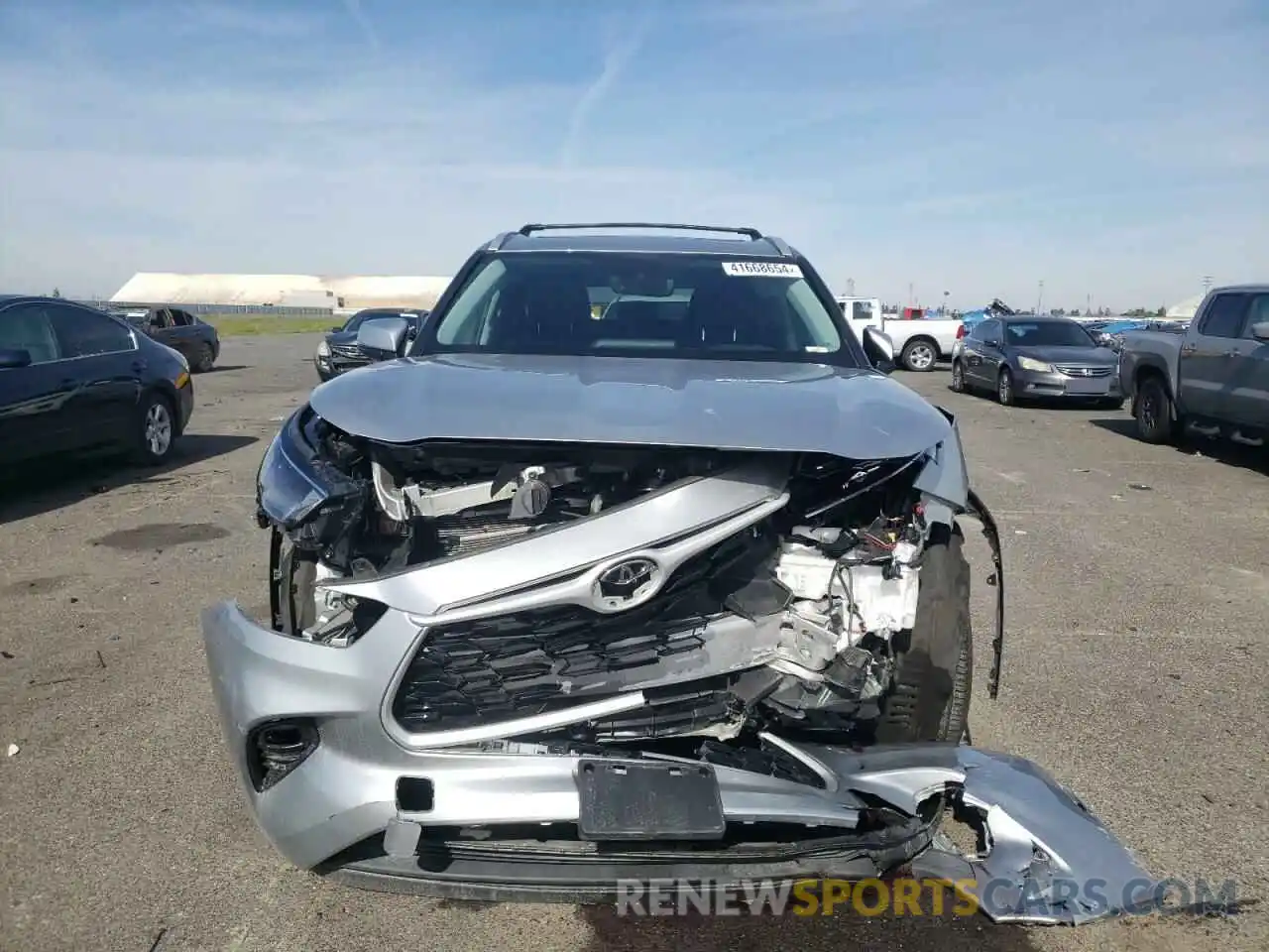 5 Photograph of a damaged car 5TDHZRBHXNS575887 TOYOTA HIGHLANDER 2022