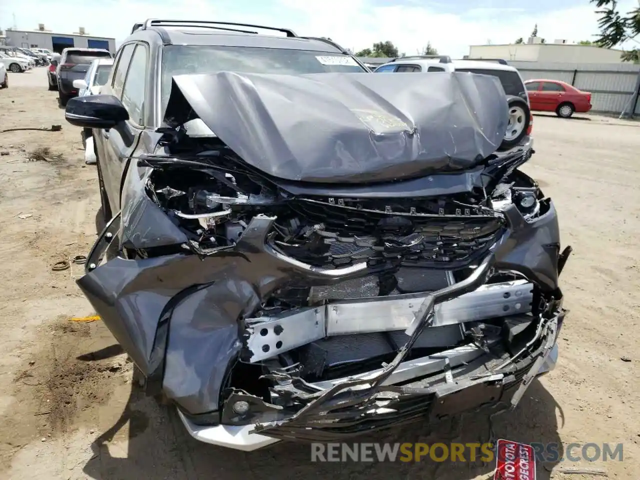 9 Photograph of a damaged car 5TDJZRAH3NS117014 TOYOTA HIGHLANDER 2022