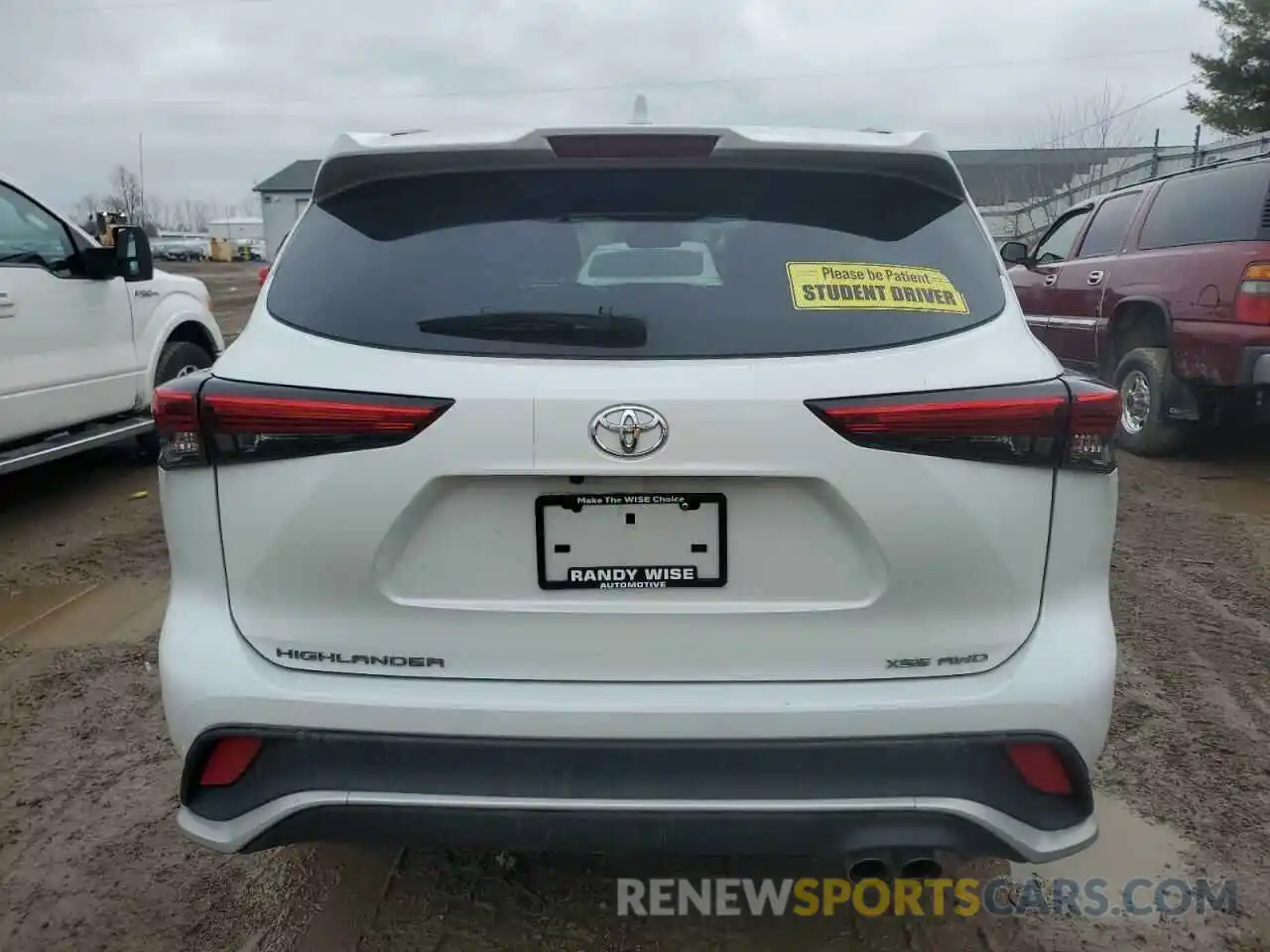 6 Photograph of a damaged car 5TDJZRBH3NS164560 TOYOTA HIGHLANDER 2022