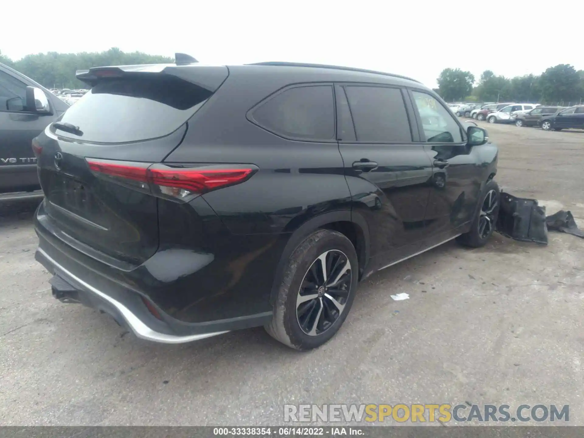 4 Photograph of a damaged car 5TDJZRBH6NS170630 TOYOTA HIGHLANDER 2022