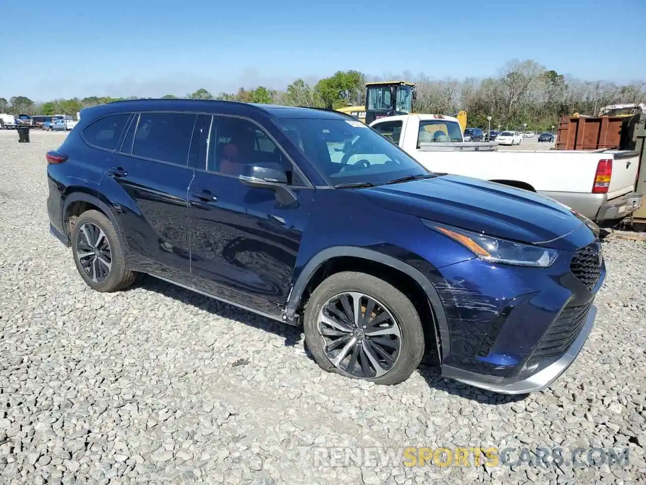 4 Photograph of a damaged car 5TDJZRBH8NS174842 TOYOTA HIGHLANDER 2022