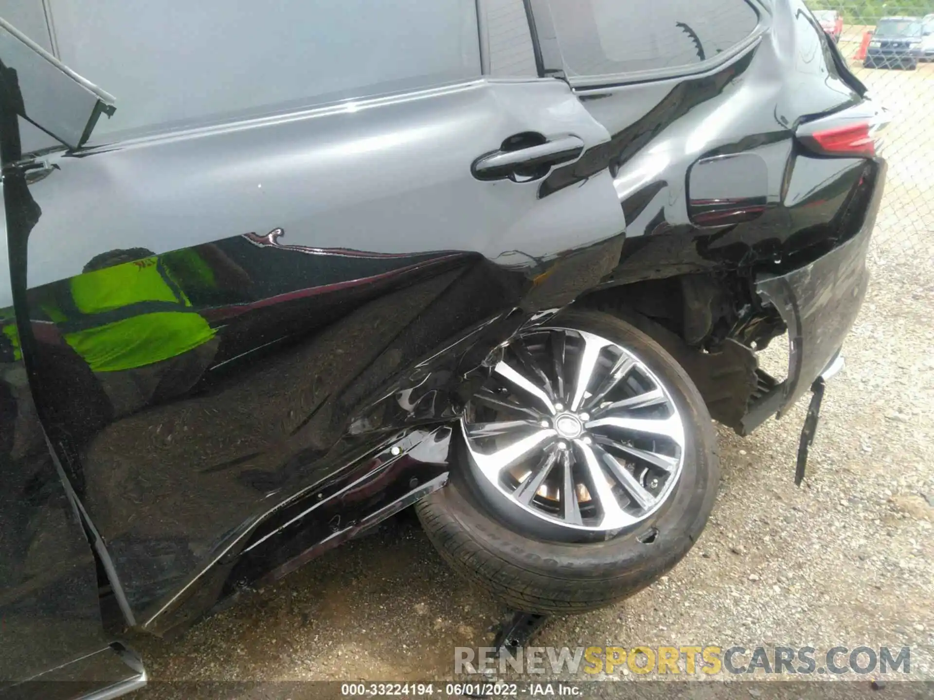 6 Photograph of a damaged car 5TDJZRBH9NS164563 TOYOTA HIGHLANDER 2022