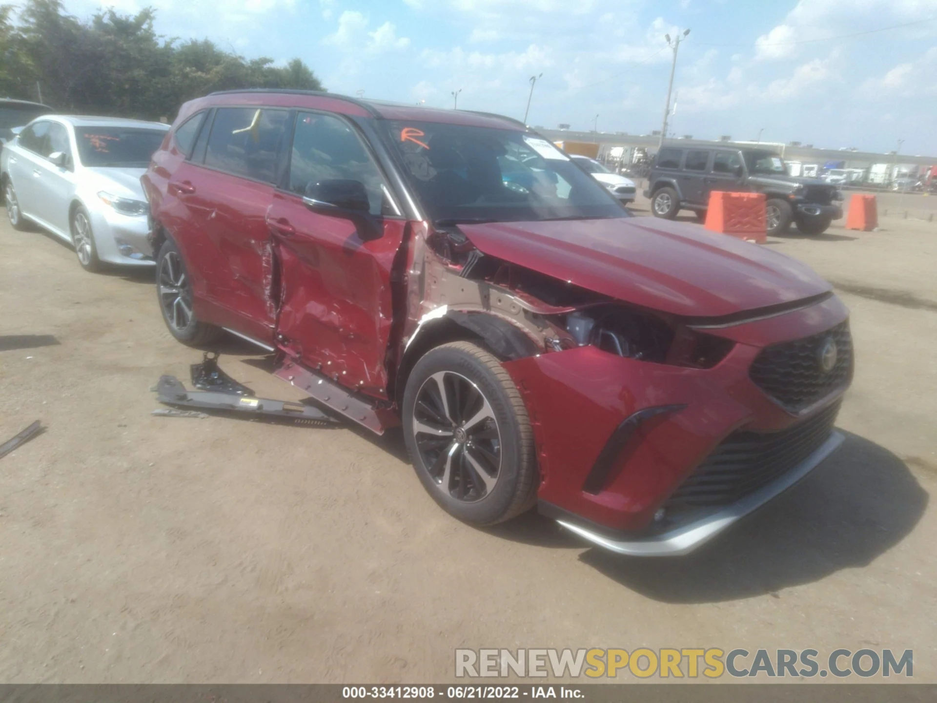 1 Photograph of a damaged car 5TDLZRAH7NS096239 TOYOTA HIGHLANDER 2022