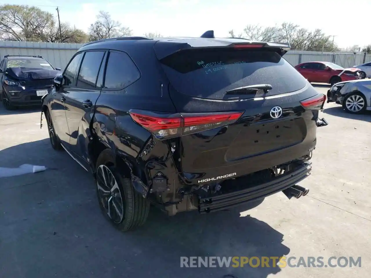 3 Photograph of a damaged car 5TDLZRAHXNS102163 TOYOTA HIGHLANDER 2022