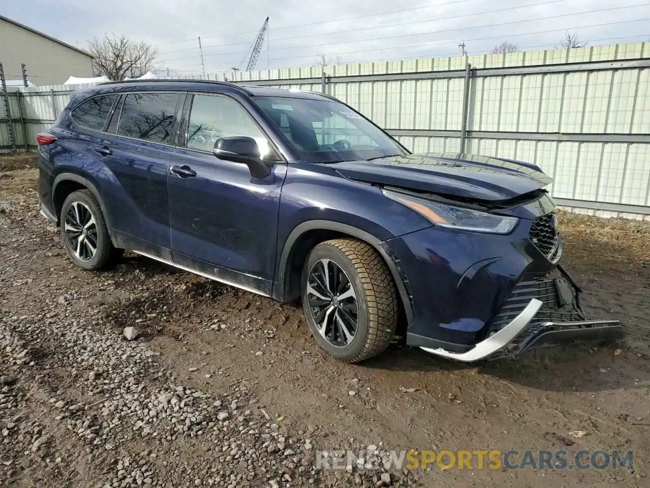 4 Photograph of a damaged car 5TDLZRBH4NS173874 TOYOTA HIGHLANDER 2022