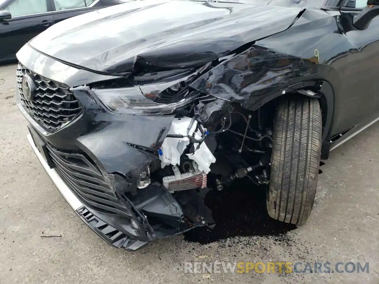 9 Photograph of a damaged car 5TDLZRBH6NS202386 TOYOTA HIGHLANDER 2022