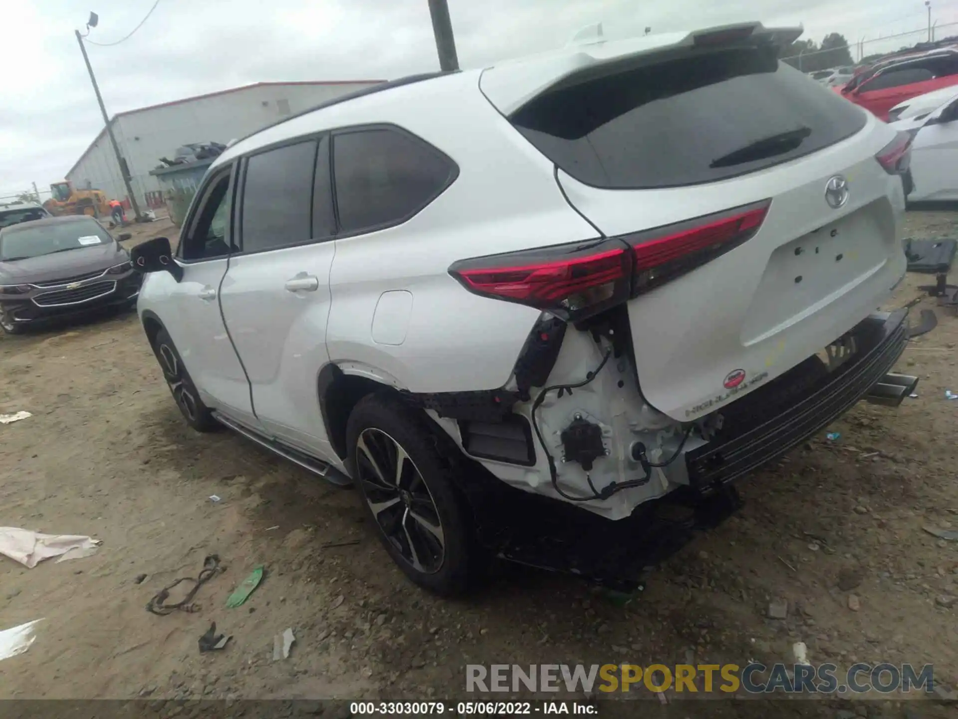 3 Photograph of a damaged car 5TDLZRBHXNS196298 TOYOTA HIGHLANDER 2022