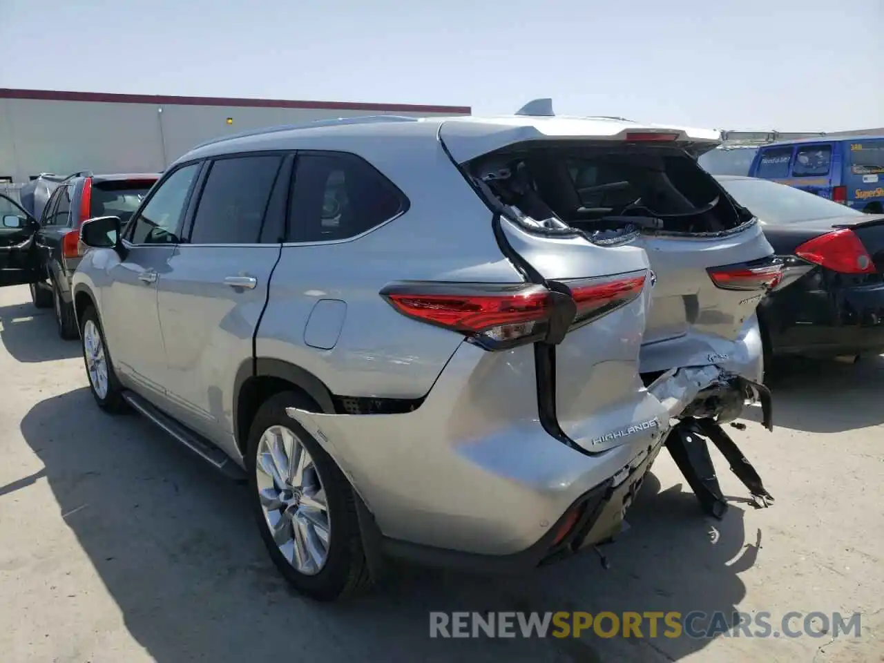 3 Photograph of a damaged car 5TDXBRCH0NS542962 TOYOTA HIGHLANDER 2022