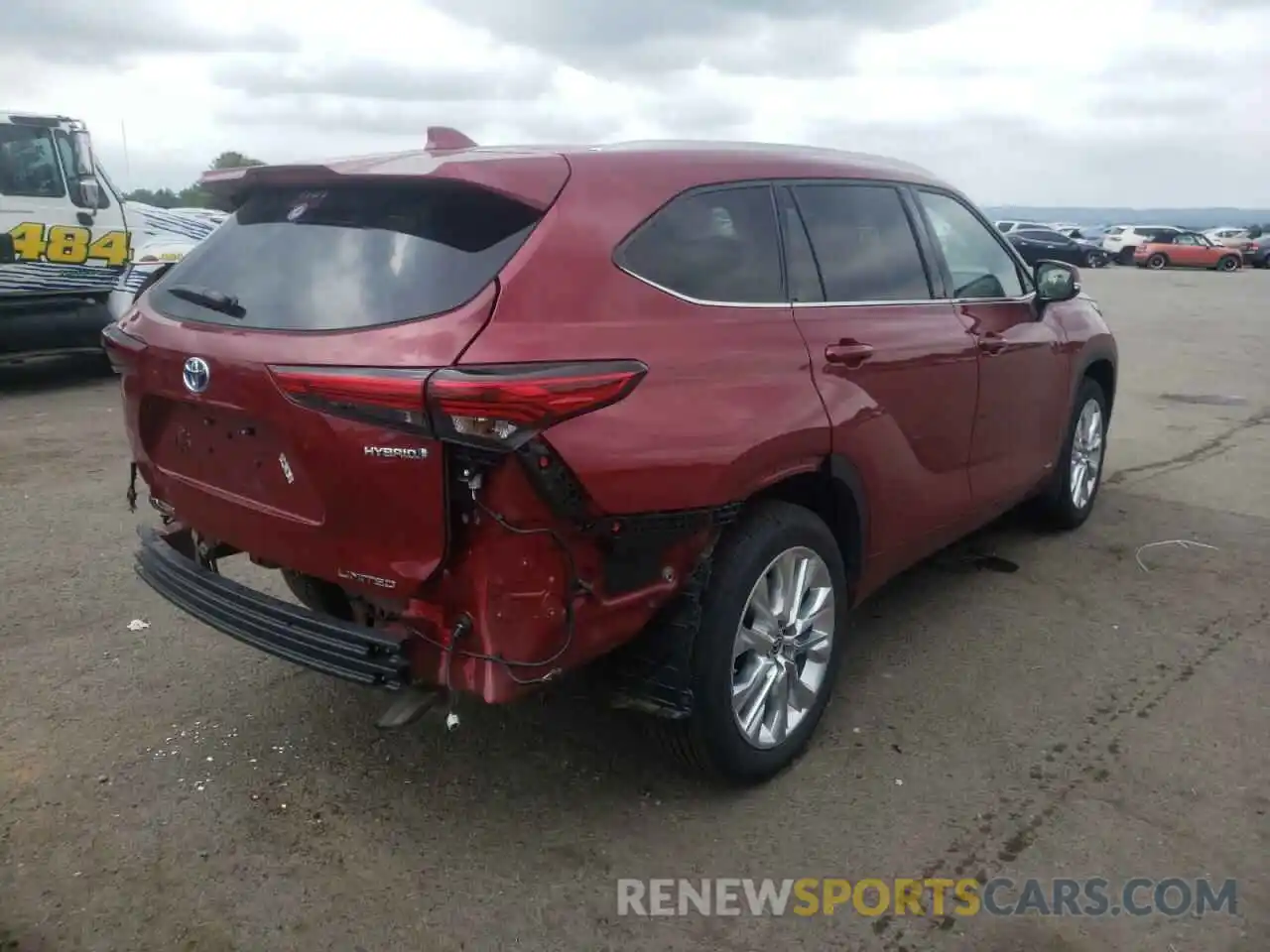 4 Photograph of a damaged car 5TDXBRCH4NS544553 TOYOTA HIGHLANDER 2022