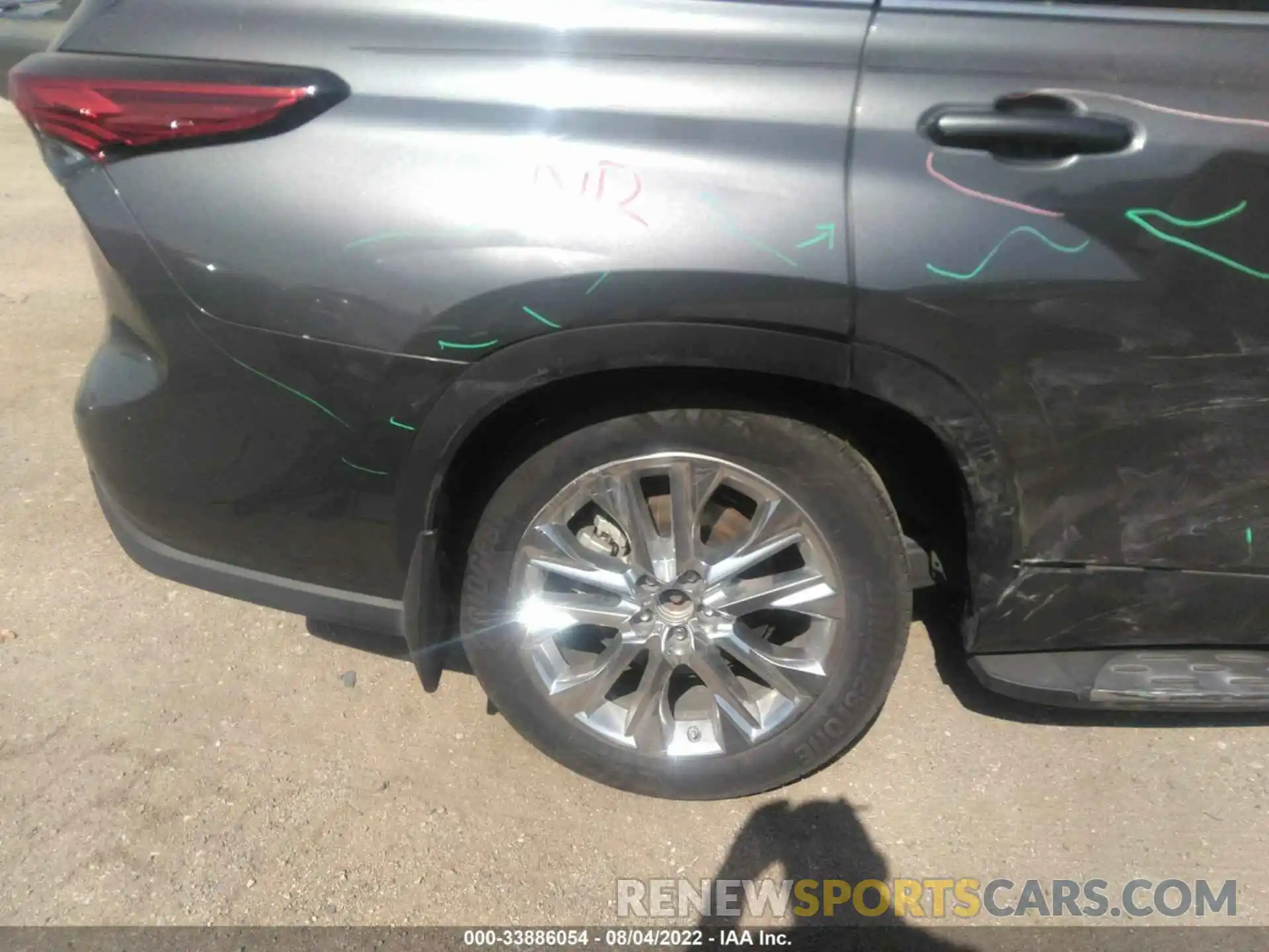 15 Photograph of a damaged car 5TDXBRCH6NS542416 TOYOTA HIGHLANDER 2022