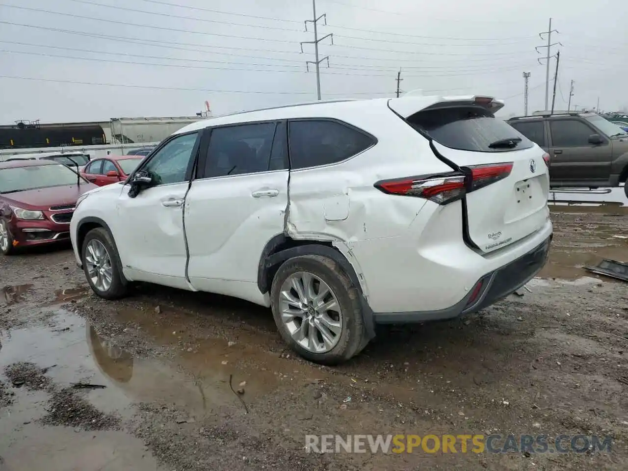 2 Photograph of a damaged car 5TDXBRCHXNS551474 TOYOTA HIGHLANDER 2022