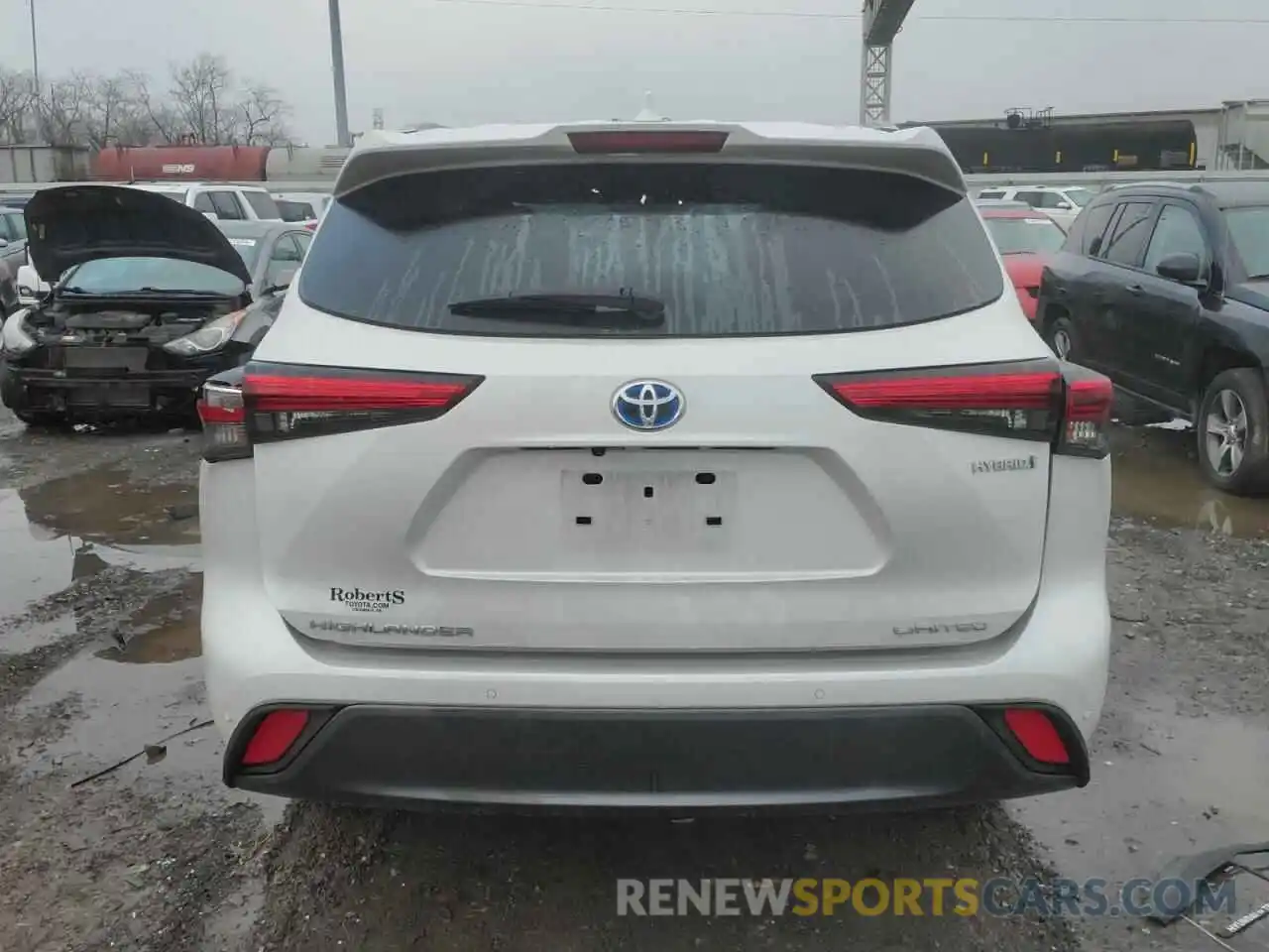 6 Photograph of a damaged car 5TDXBRCHXNS551474 TOYOTA HIGHLANDER 2022