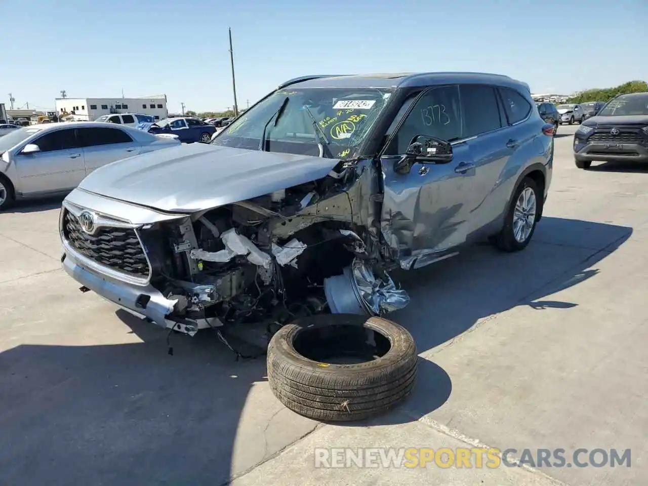 2 Photograph of a damaged car 5TDYZRAH4NS106425 TOYOTA HIGHLANDER 2022