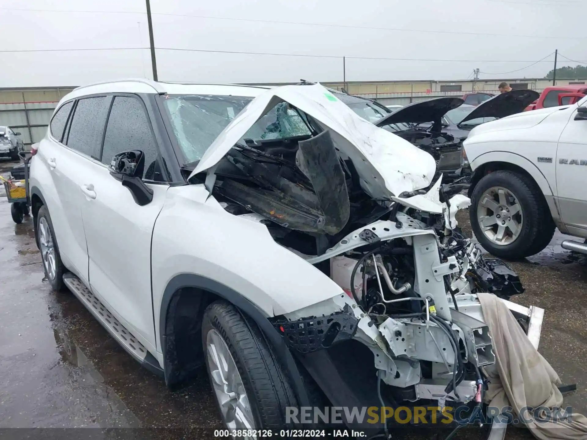 1 Photograph of a damaged car 5TDYZRAH6NS122657 TOYOTA HIGHLANDER 2022