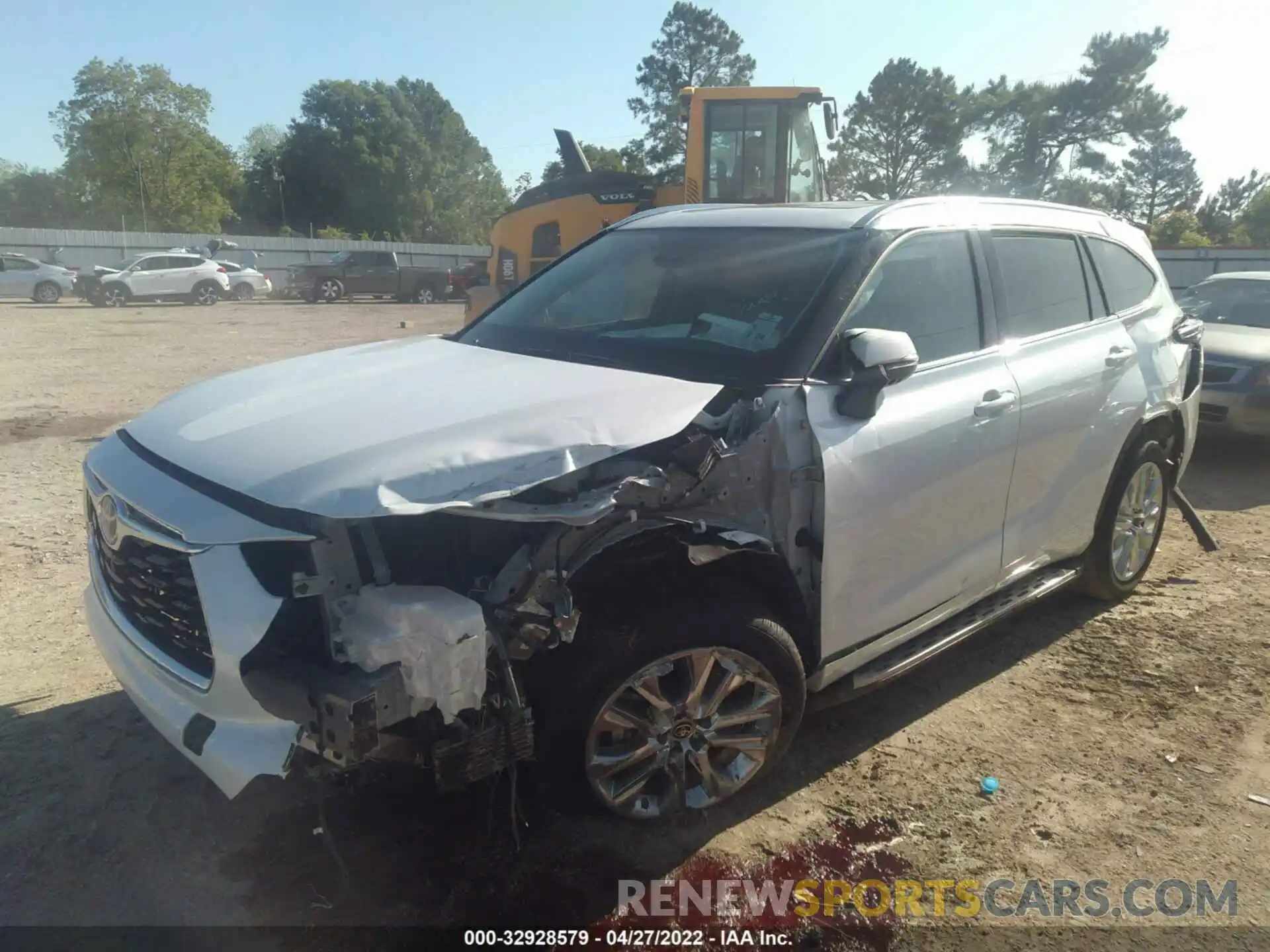 2 Photograph of a damaged car 5TDYZRAH7NS547661 TOYOTA HIGHLANDER 2022