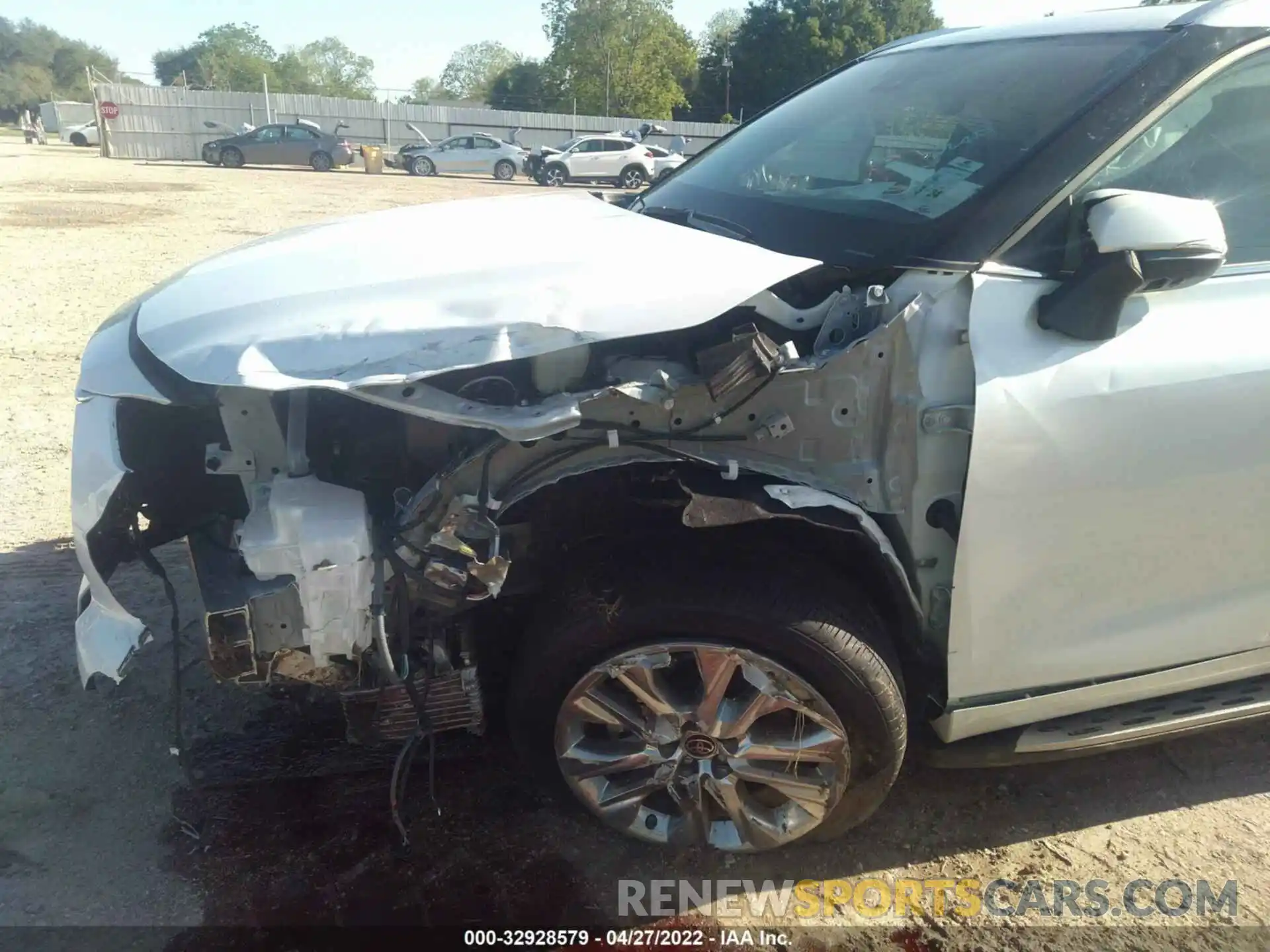 6 Photograph of a damaged car 5TDYZRAH7NS547661 TOYOTA HIGHLANDER 2022