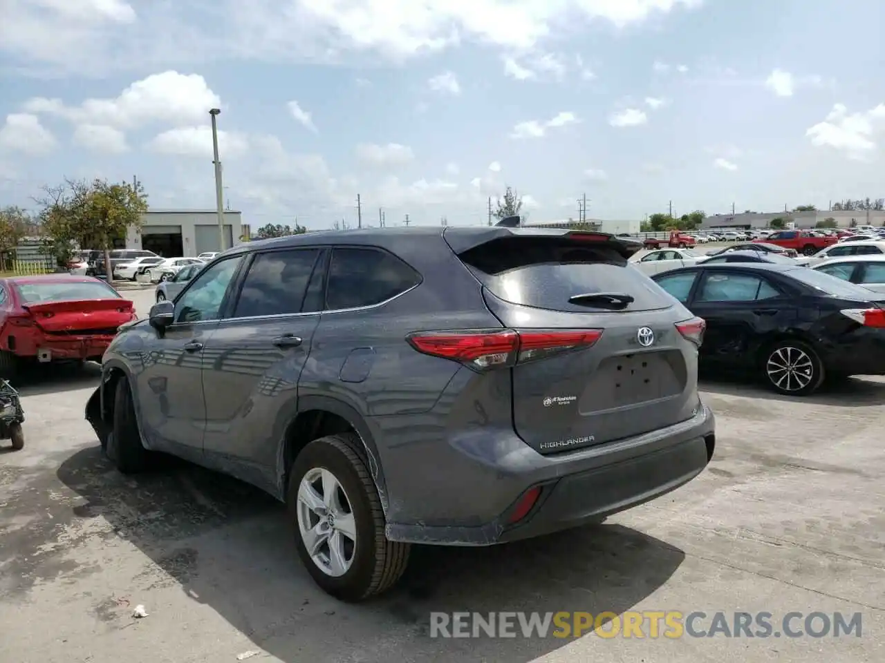 3 Photograph of a damaged car 5TDZARAH5NS510362 TOYOTA HIGHLANDER 2022