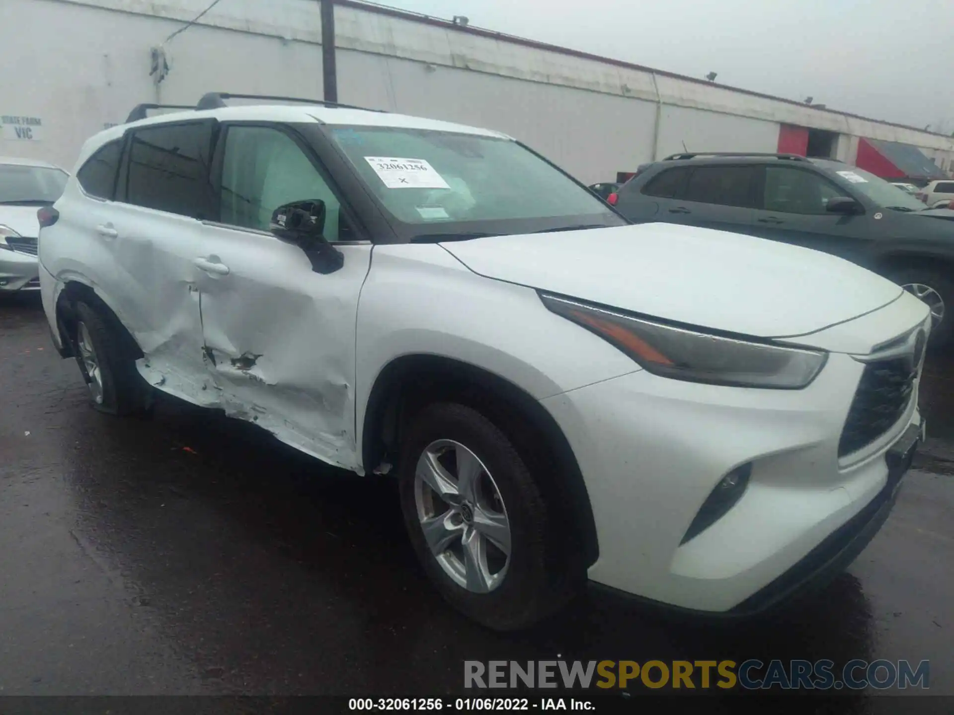 1 Photograph of a damaged car 5TDZZRAH1NS539219 TOYOTA HIGHLANDER 2022