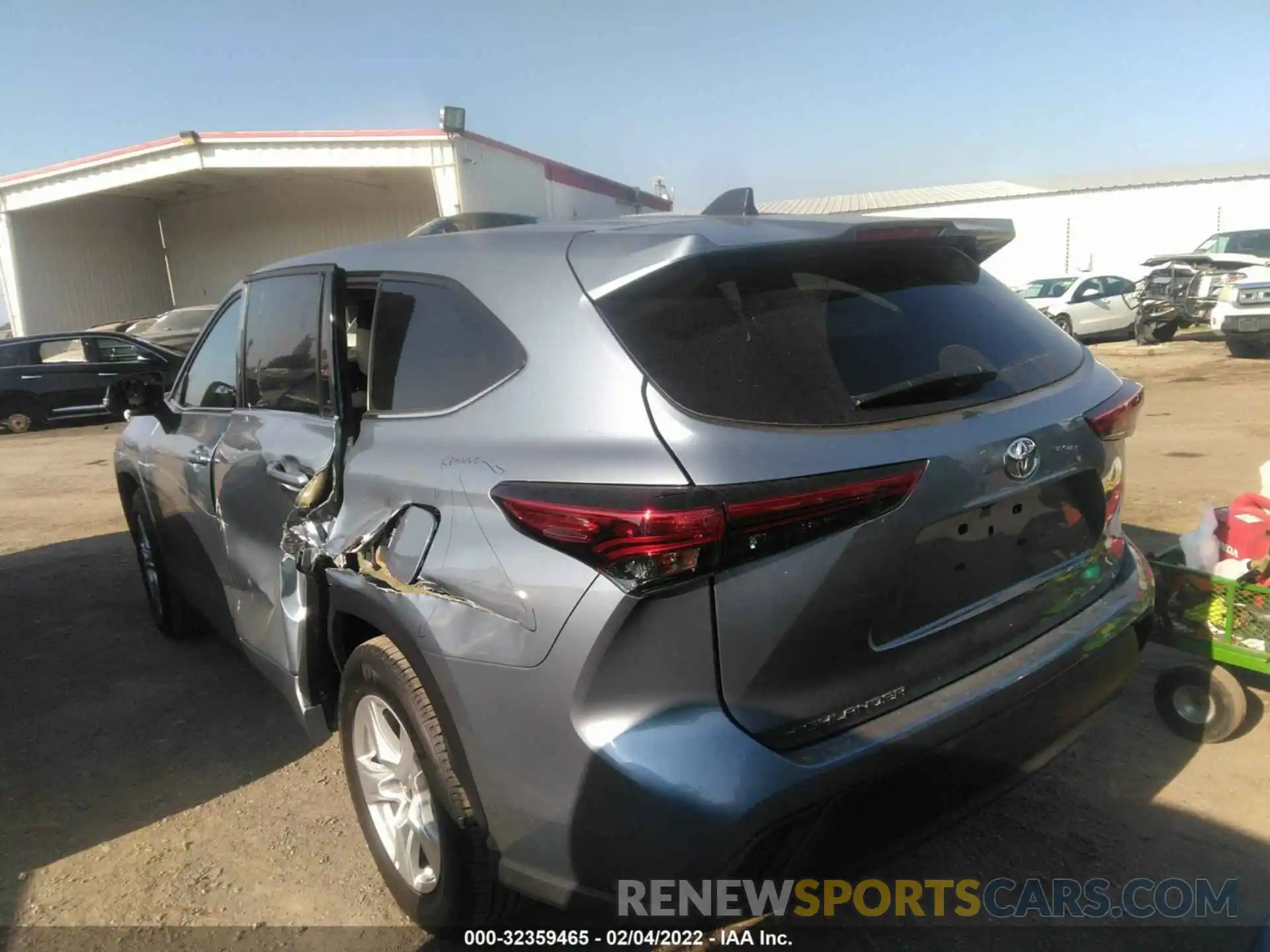 3 Photograph of a damaged car 5TDZZRAH2NS091721 TOYOTA HIGHLANDER 2022