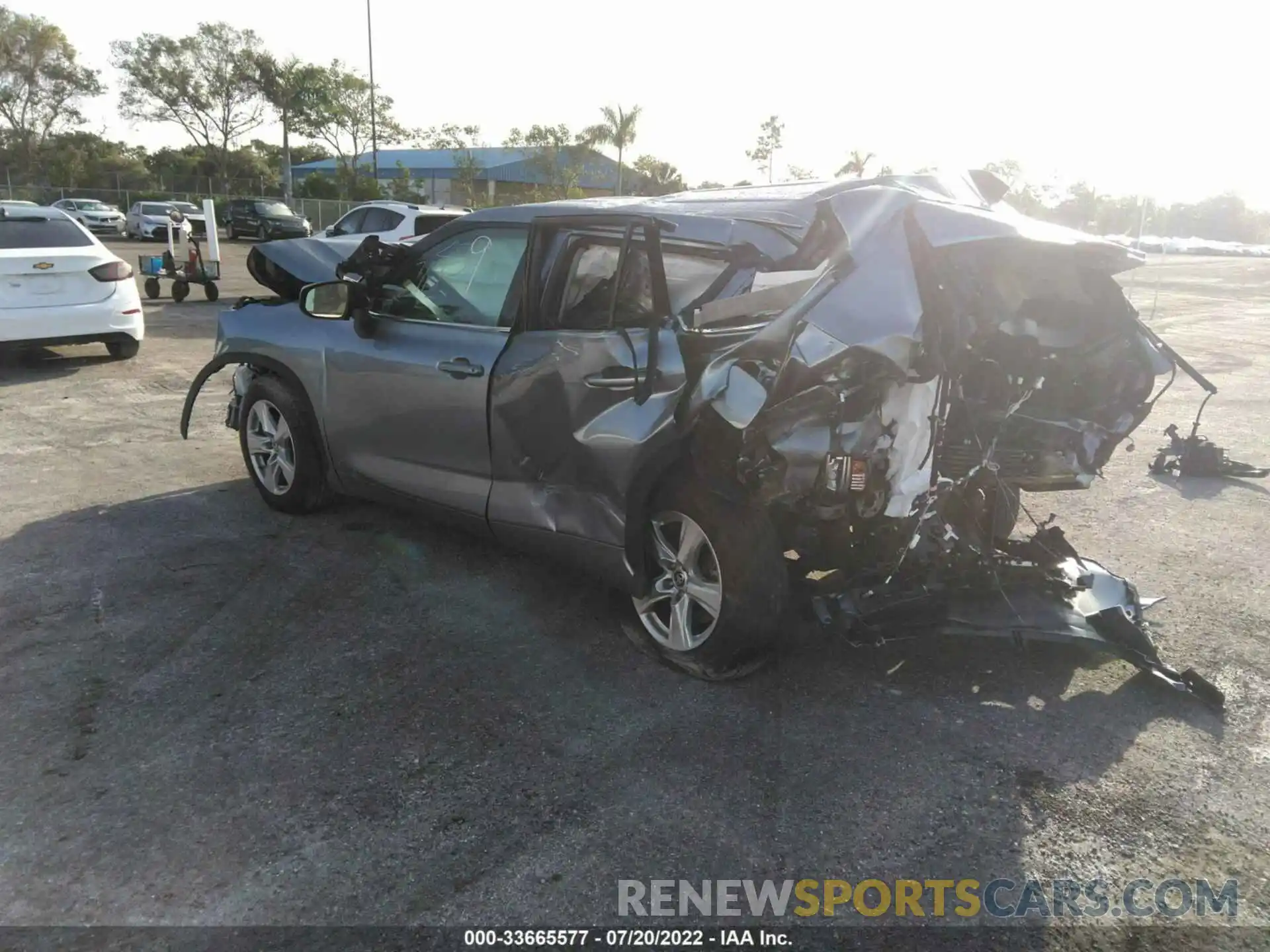 3 Photograph of a damaged car 5TDZZRAH3NS094594 TOYOTA HIGHLANDER 2022