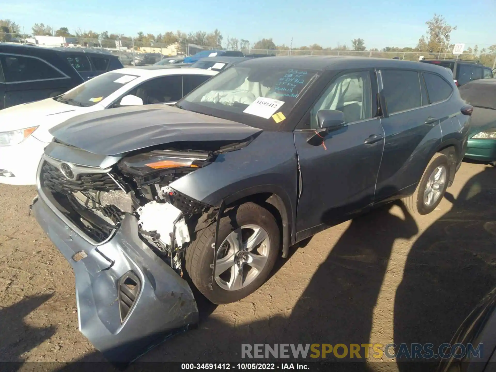 2 Photograph of a damaged car 5TDZZRAH3NS104962 TOYOTA HIGHLANDER 2022