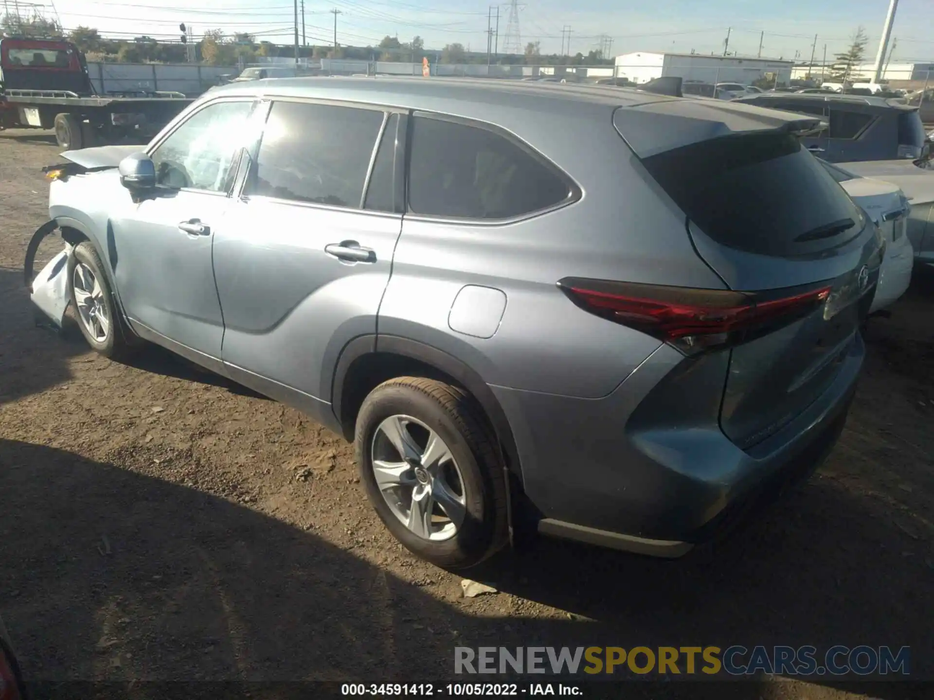 3 Photograph of a damaged car 5TDZZRAH3NS104962 TOYOTA HIGHLANDER 2022