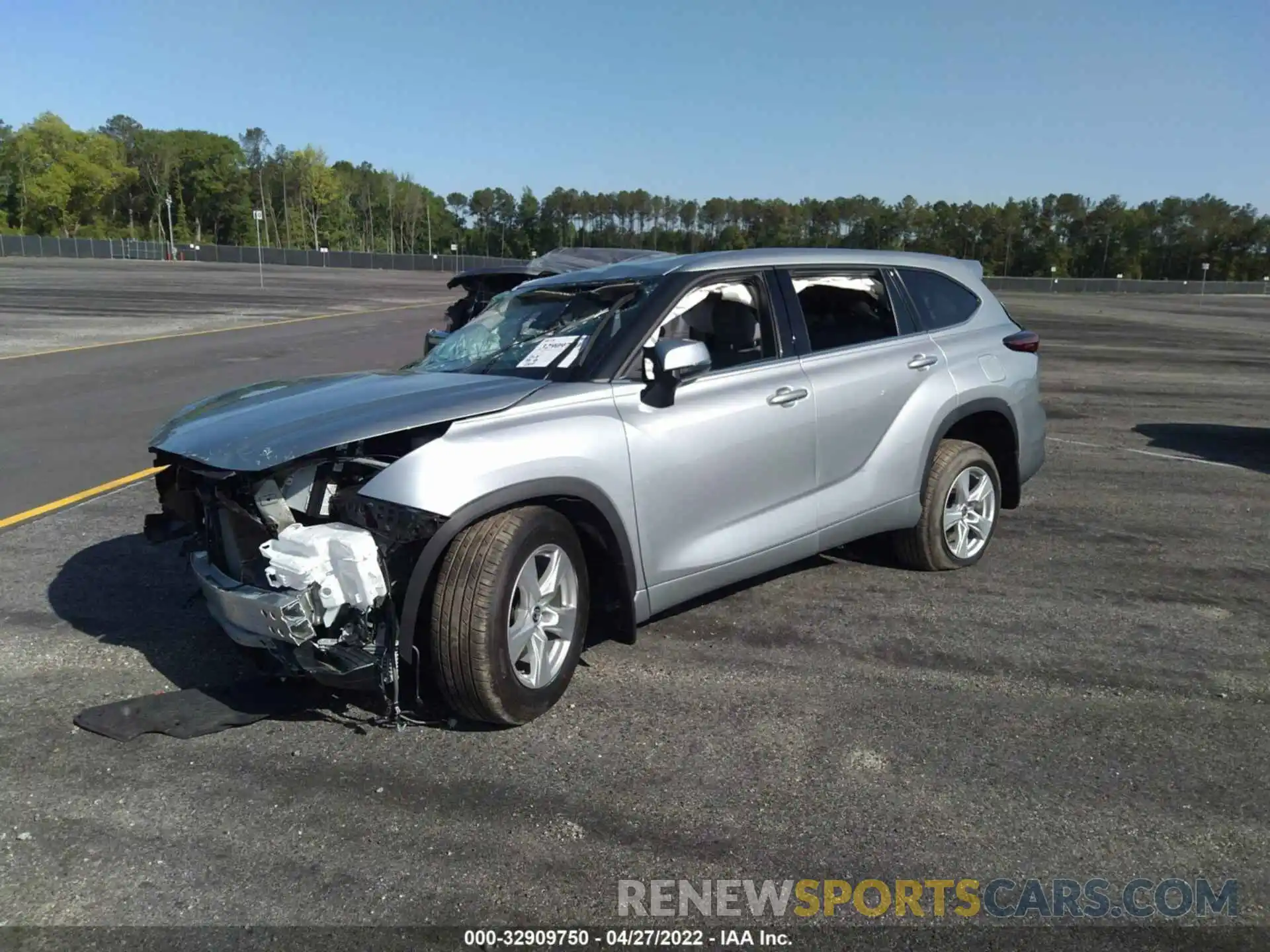 2 Photograph of a damaged car 5TDZZRAH3NS116030 TOYOTA HIGHLANDER 2022