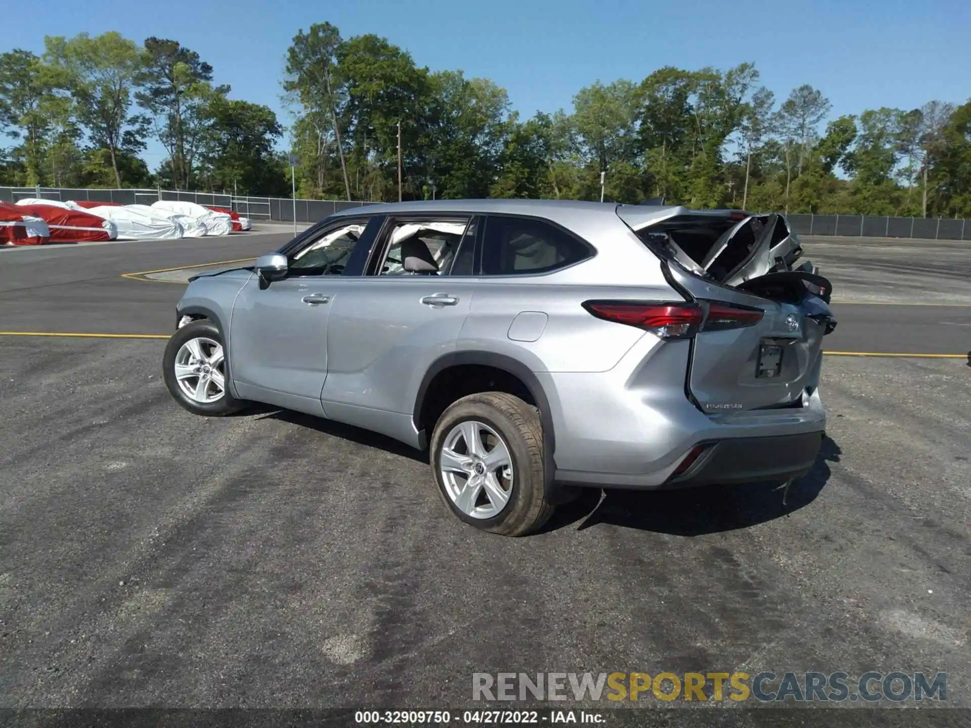 3 Photograph of a damaged car 5TDZZRAH3NS116030 TOYOTA HIGHLANDER 2022