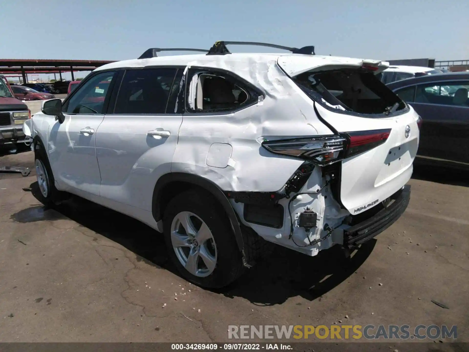 3 Photograph of a damaged car 5TDZZRAH6NS538776 TOYOTA HIGHLANDER 2022