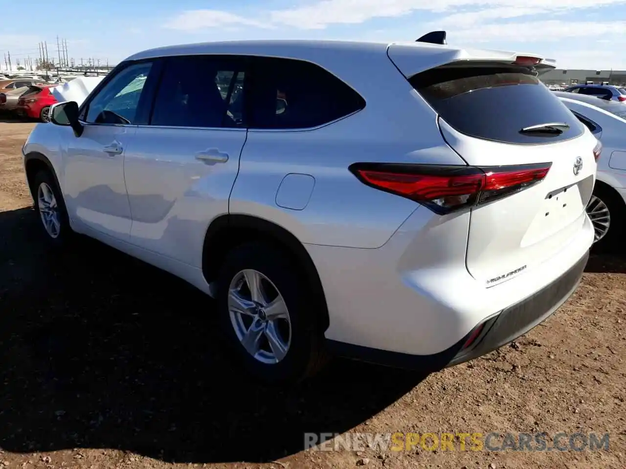 3 Photograph of a damaged car 5TDZZRAH8NS103452 TOYOTA HIGHLANDER 2022