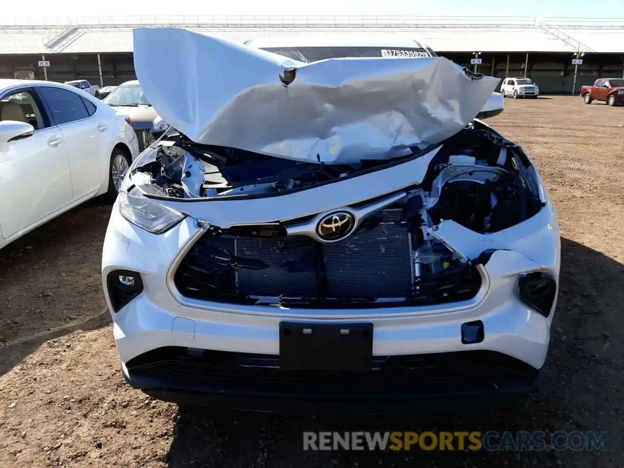 9 Photograph of a damaged car 5TDZZRAH8NS103452 TOYOTA HIGHLANDER 2022