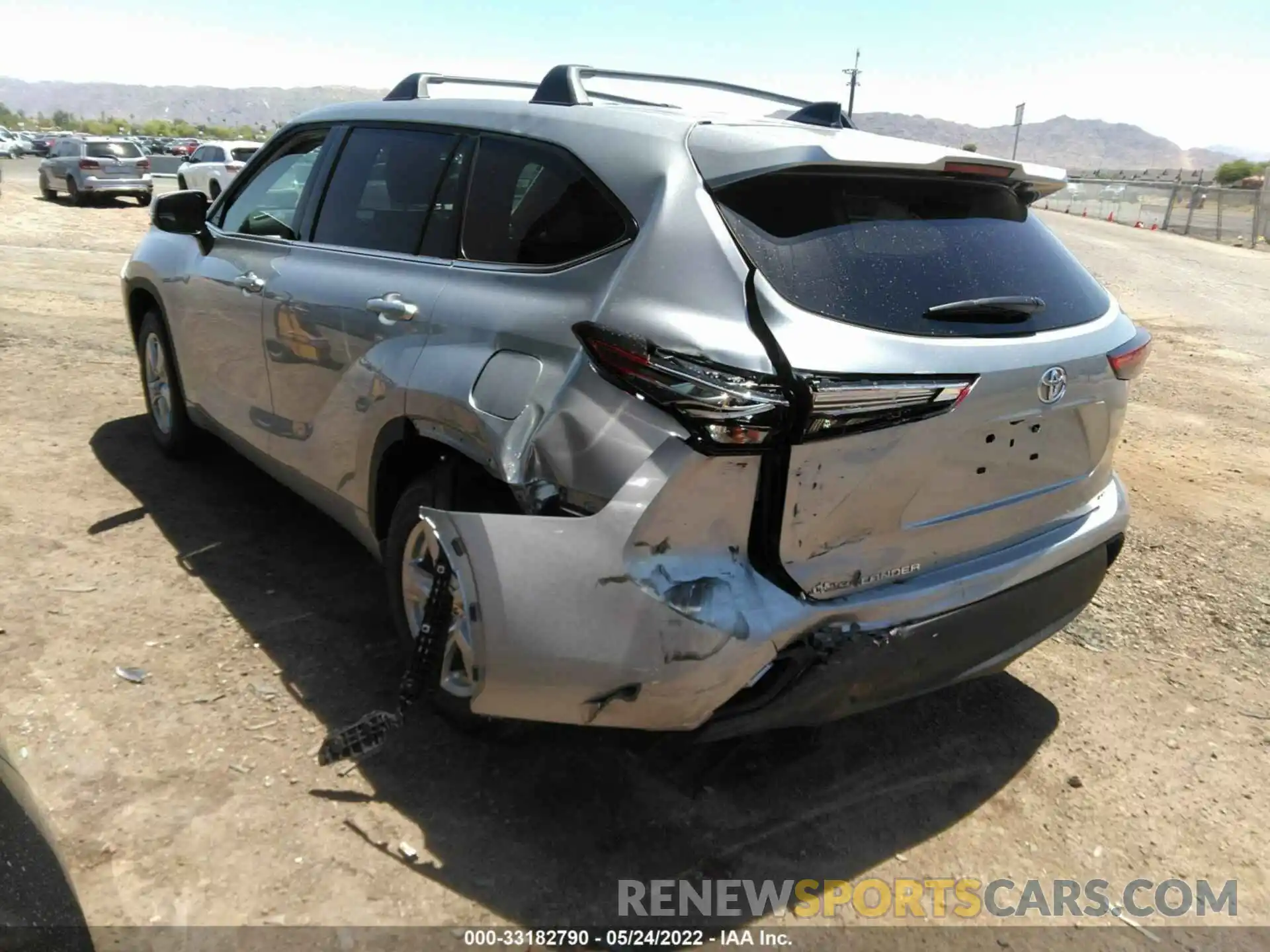 3 Photograph of a damaged car 5TDZZRAH8NS105850 TOYOTA HIGHLANDER 2022