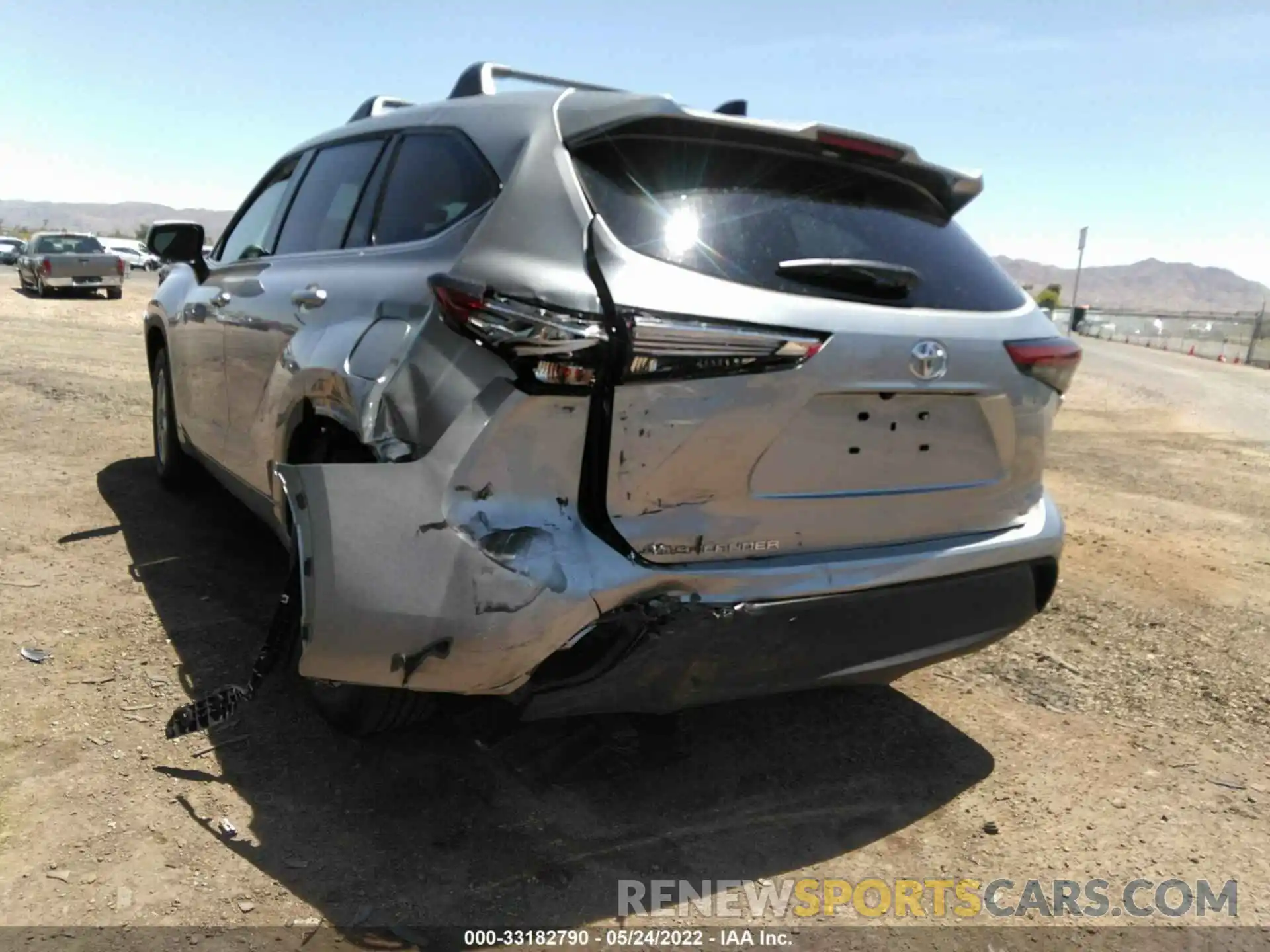 6 Photograph of a damaged car 5TDZZRAH8NS105850 TOYOTA HIGHLANDER 2022