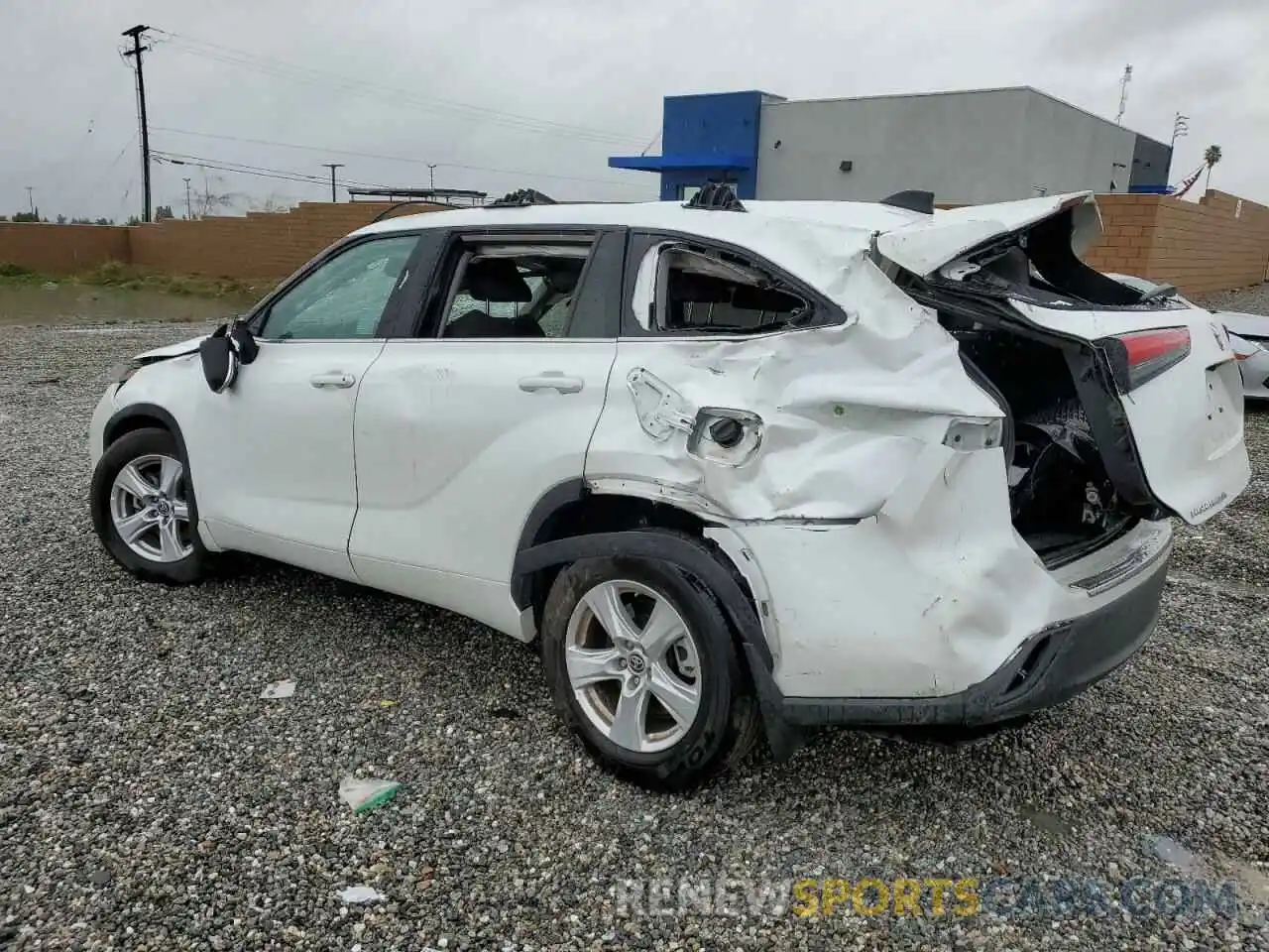 2 Photograph of a damaged car 5TDZZRAH9NS130336 TOYOTA HIGHLANDER 2022