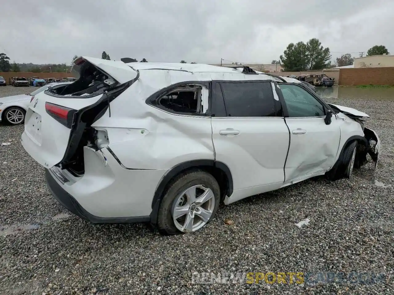 3 Photograph of a damaged car 5TDZZRAH9NS130336 TOYOTA HIGHLANDER 2022