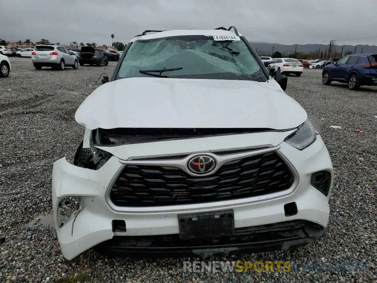 5 Photograph of a damaged car 5TDZZRAH9NS130336 TOYOTA HIGHLANDER 2022