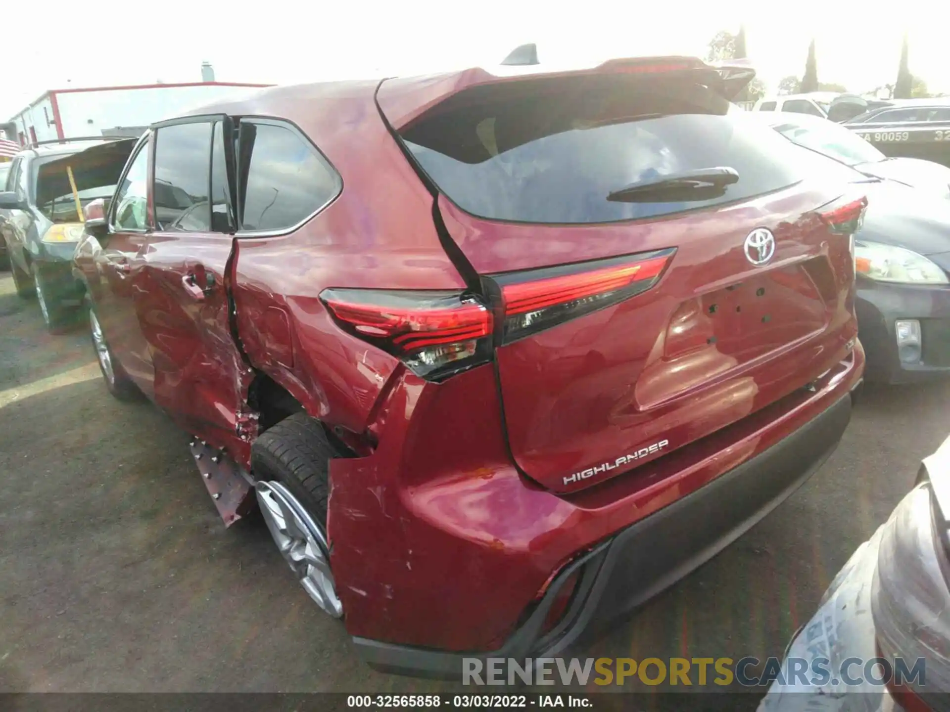 3 Photograph of a damaged car 5TDZZRAH9NS542420 TOYOTA HIGHLANDER 2022