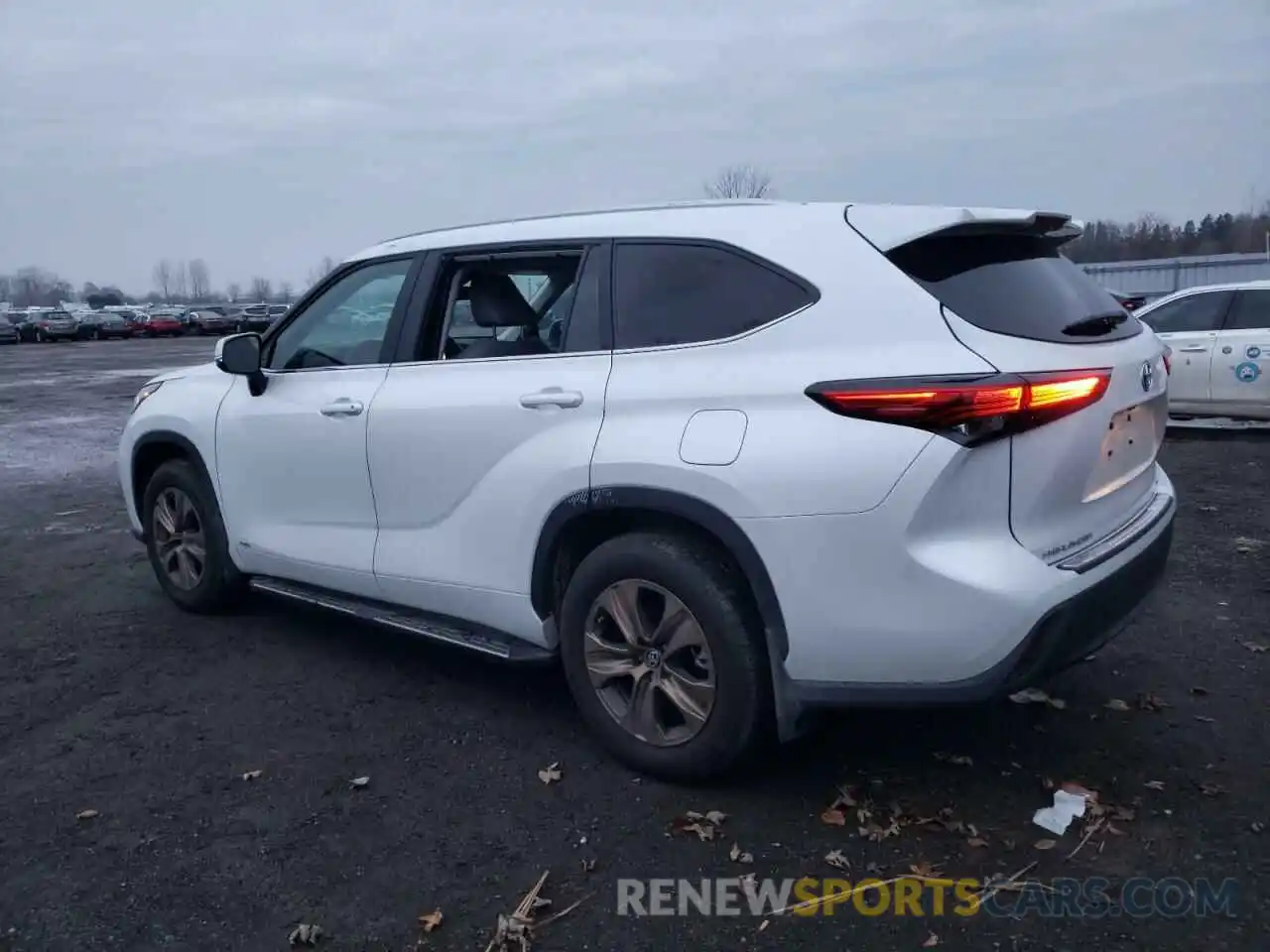 2 Photograph of a damaged car 5TDABRCH1PS588390 TOYOTA HIGHLANDER 2023