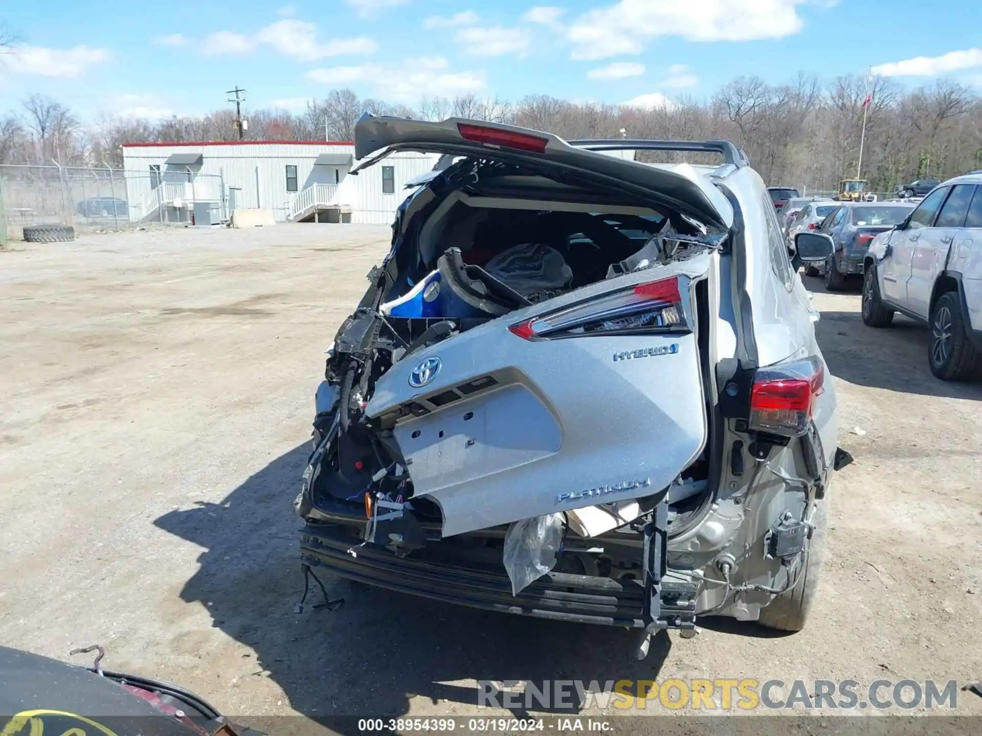 17 Photograph of a damaged car 5TDEBRCH7PS112114 TOYOTA HIGHLANDER 2023