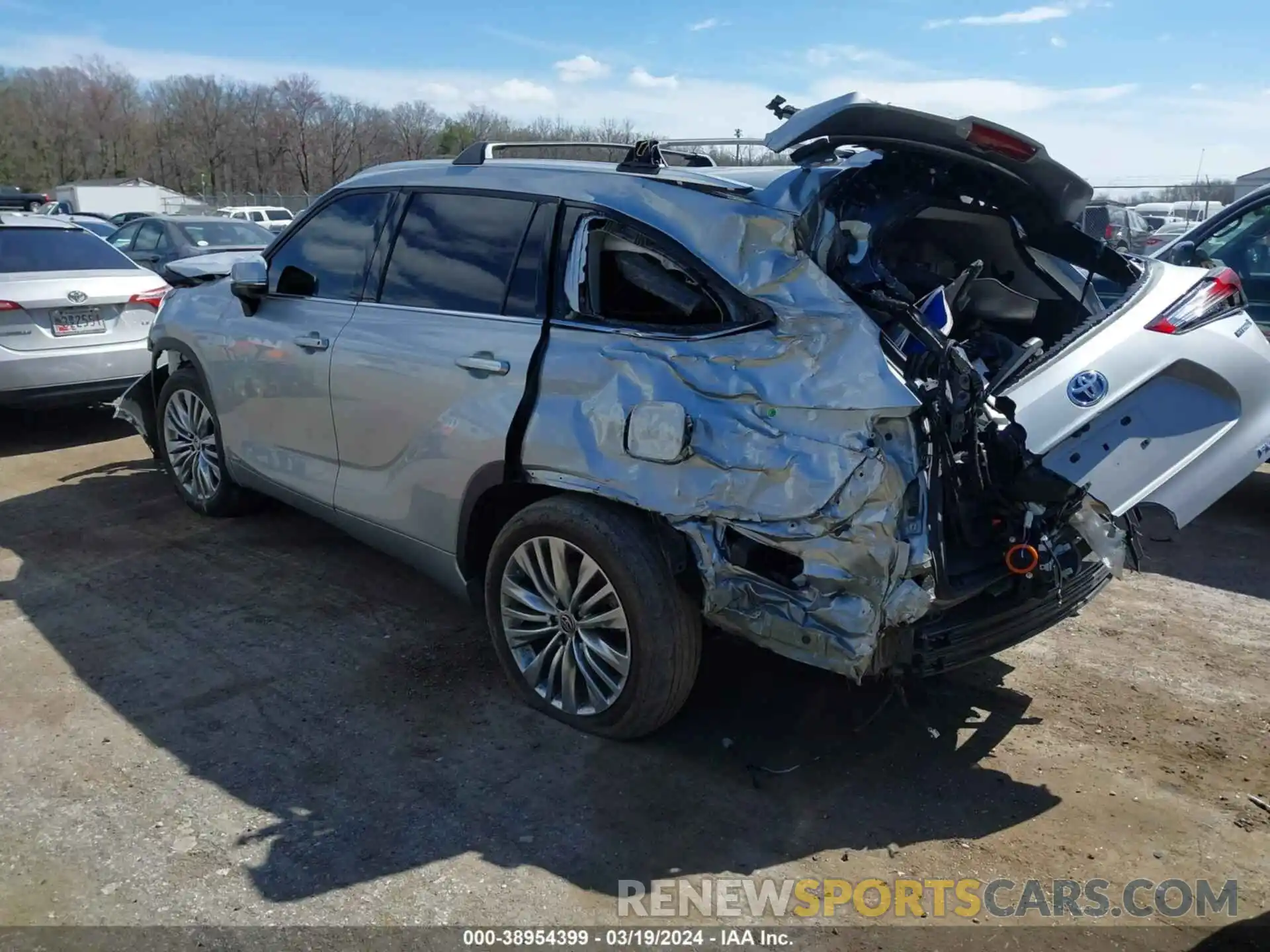 3 Photograph of a damaged car 5TDEBRCH7PS112114 TOYOTA HIGHLANDER 2023