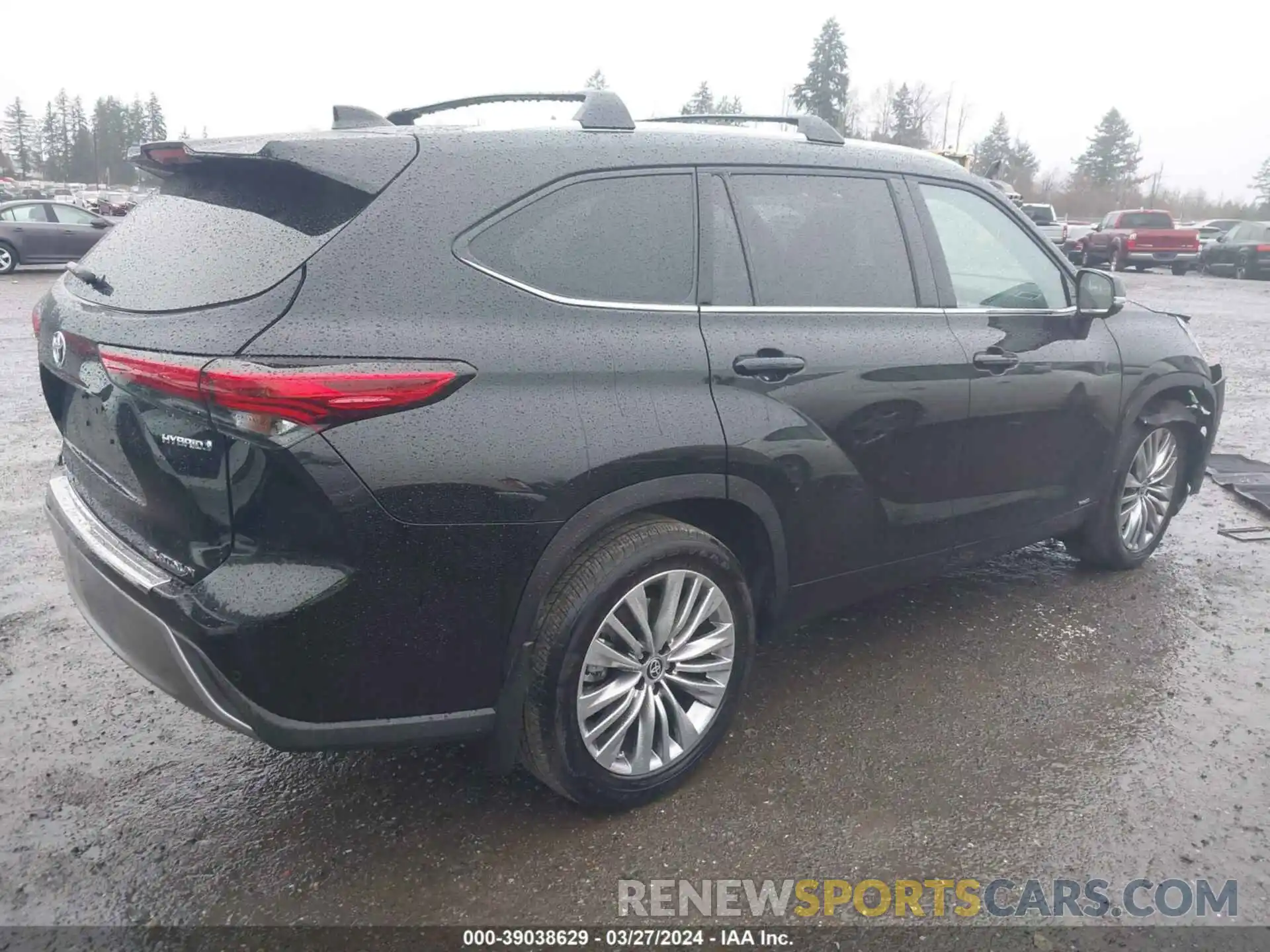 4 Photograph of a damaged car 5TDEBRCHXPS126007 TOYOTA HIGHLANDER 2023