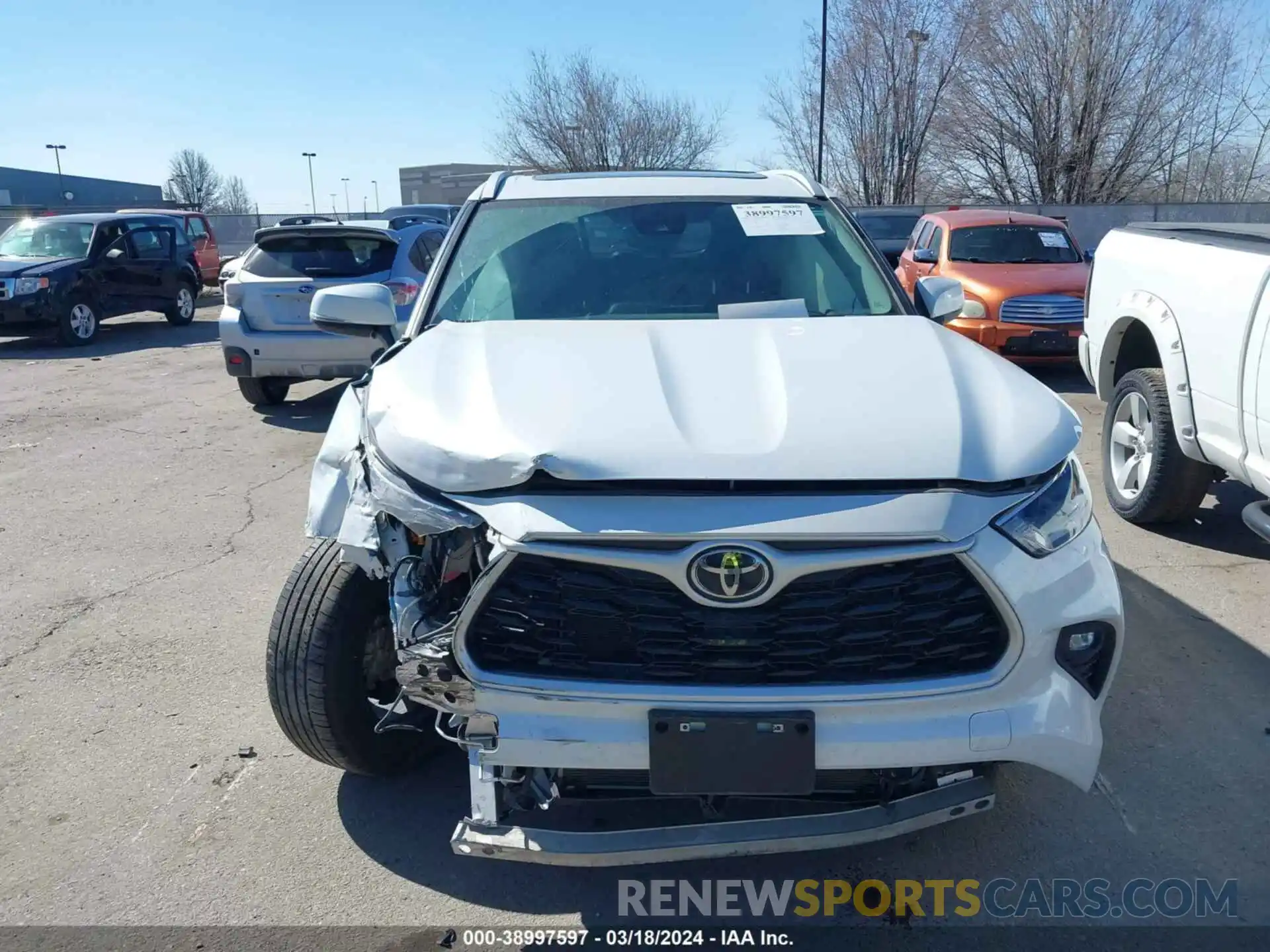 12 Photograph of a damaged car 5TDKDRAH0PS027566 TOYOTA HIGHLANDER 2023