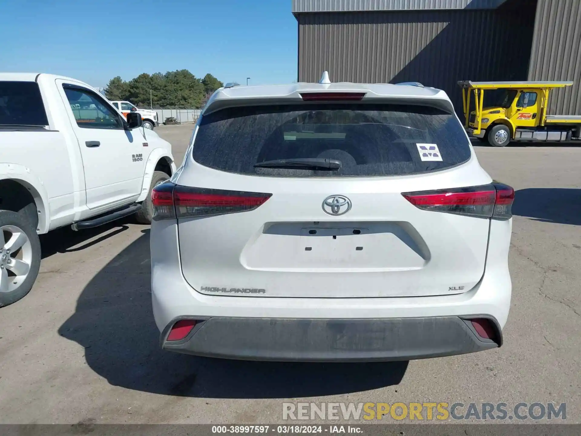 16 Photograph of a damaged car 5TDKDRAH0PS027566 TOYOTA HIGHLANDER 2023