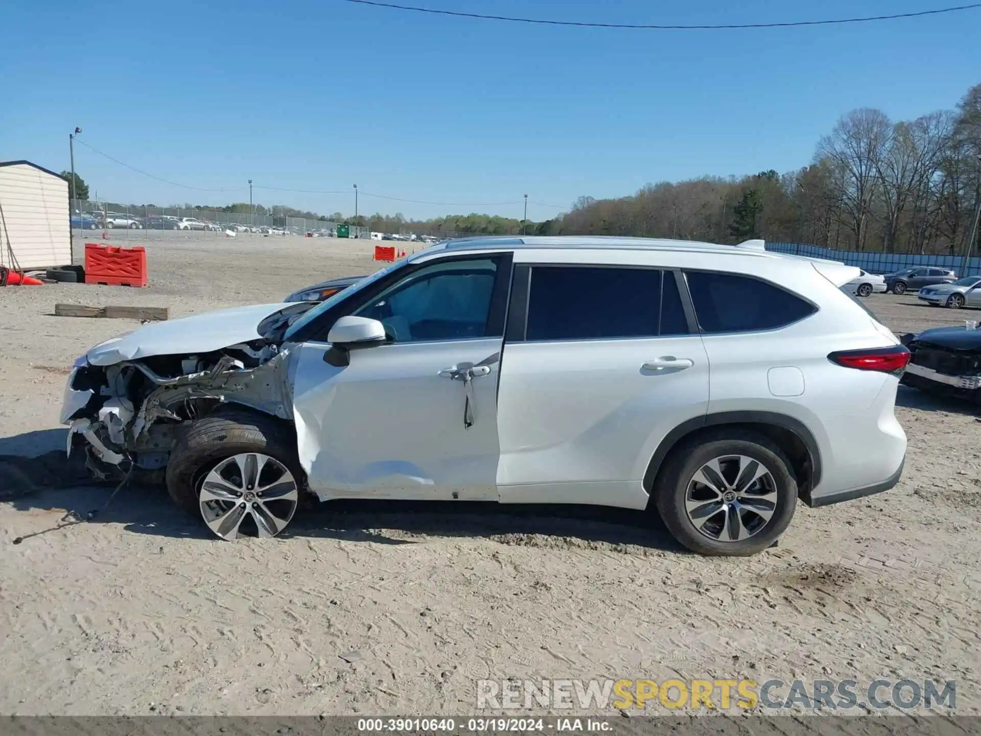 13 Photograph of a damaged car 5TDKDRAH2PS011269 TOYOTA HIGHLANDER 2023