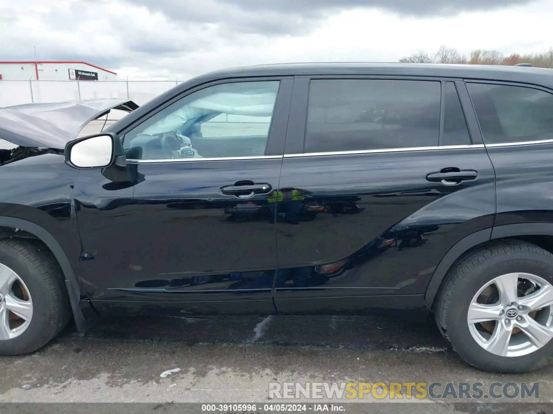 14 Photograph of a damaged car 5TDKDRAH5PS012433 TOYOTA HIGHLANDER 2023