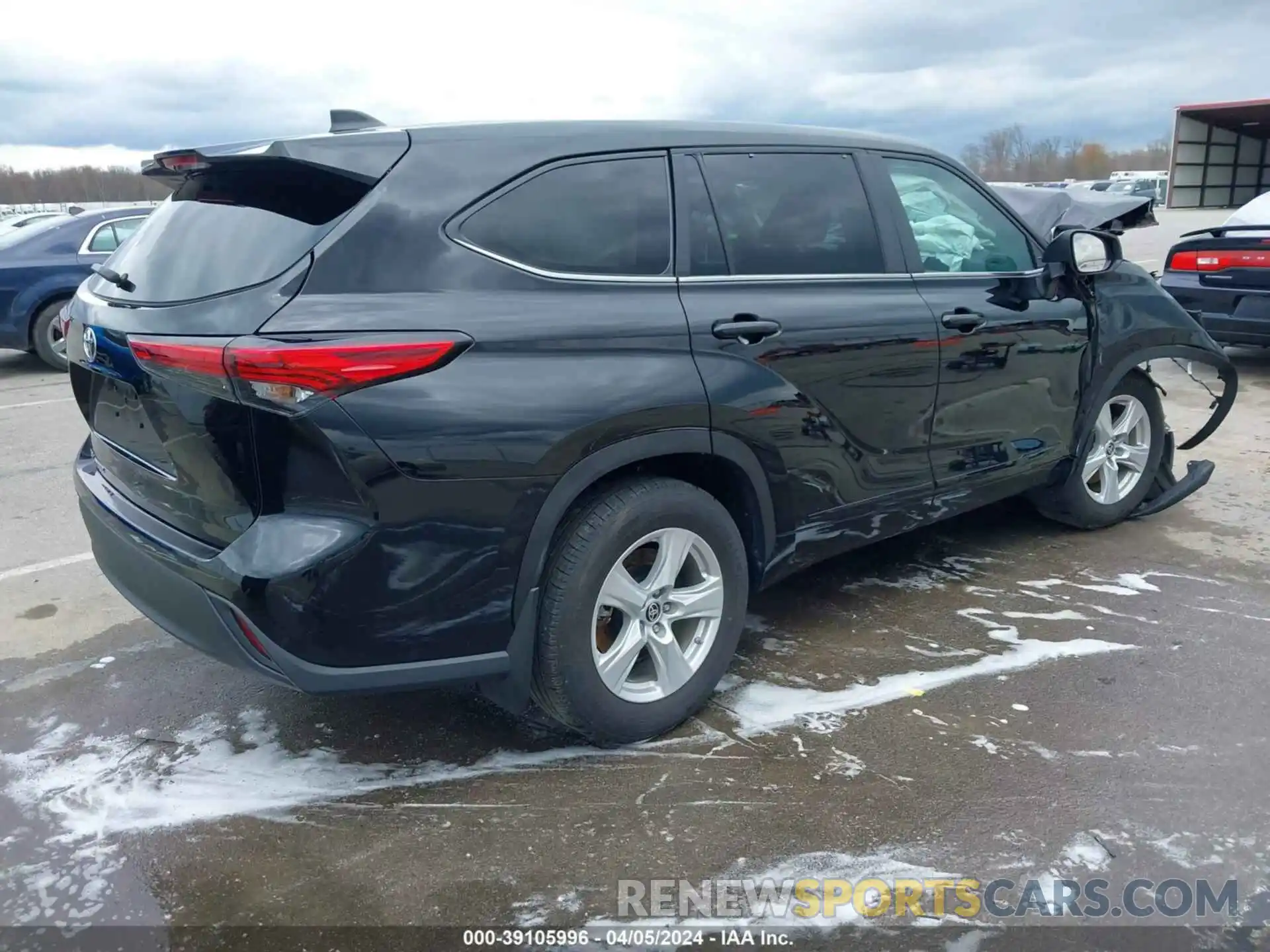 4 Photograph of a damaged car 5TDKDRAH5PS012433 TOYOTA HIGHLANDER 2023