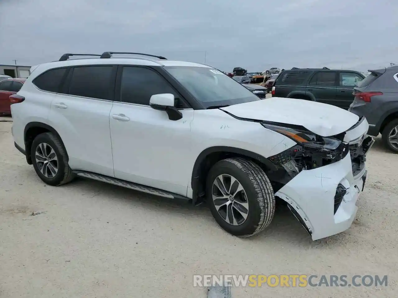 4 Photograph of a damaged car 5TDKDRAH6PS520653 TOYOTA HIGHLANDER 2023