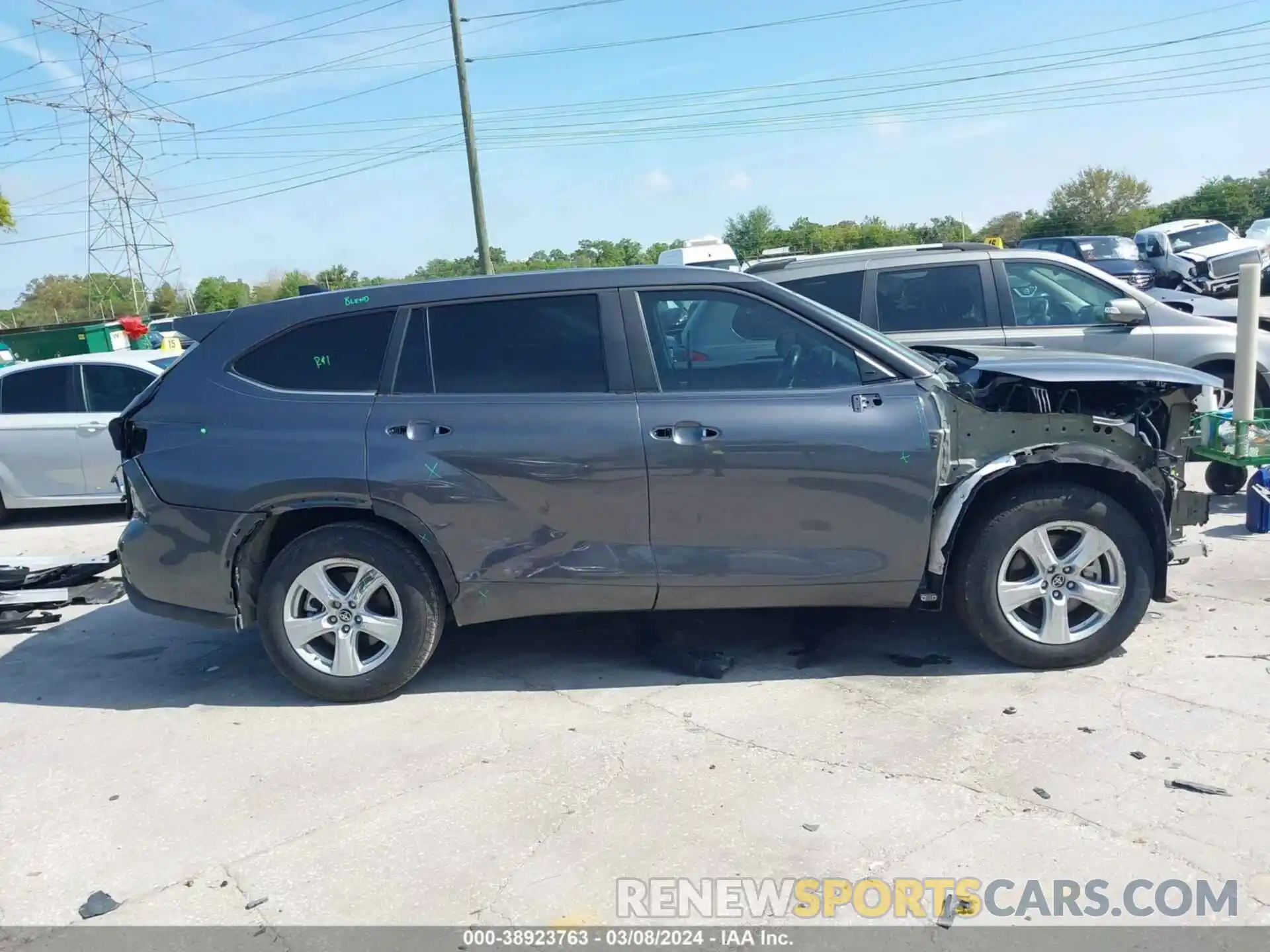 14 Photograph of a damaged car 5TDKDRAH7PS046647 TOYOTA HIGHLANDER 2023